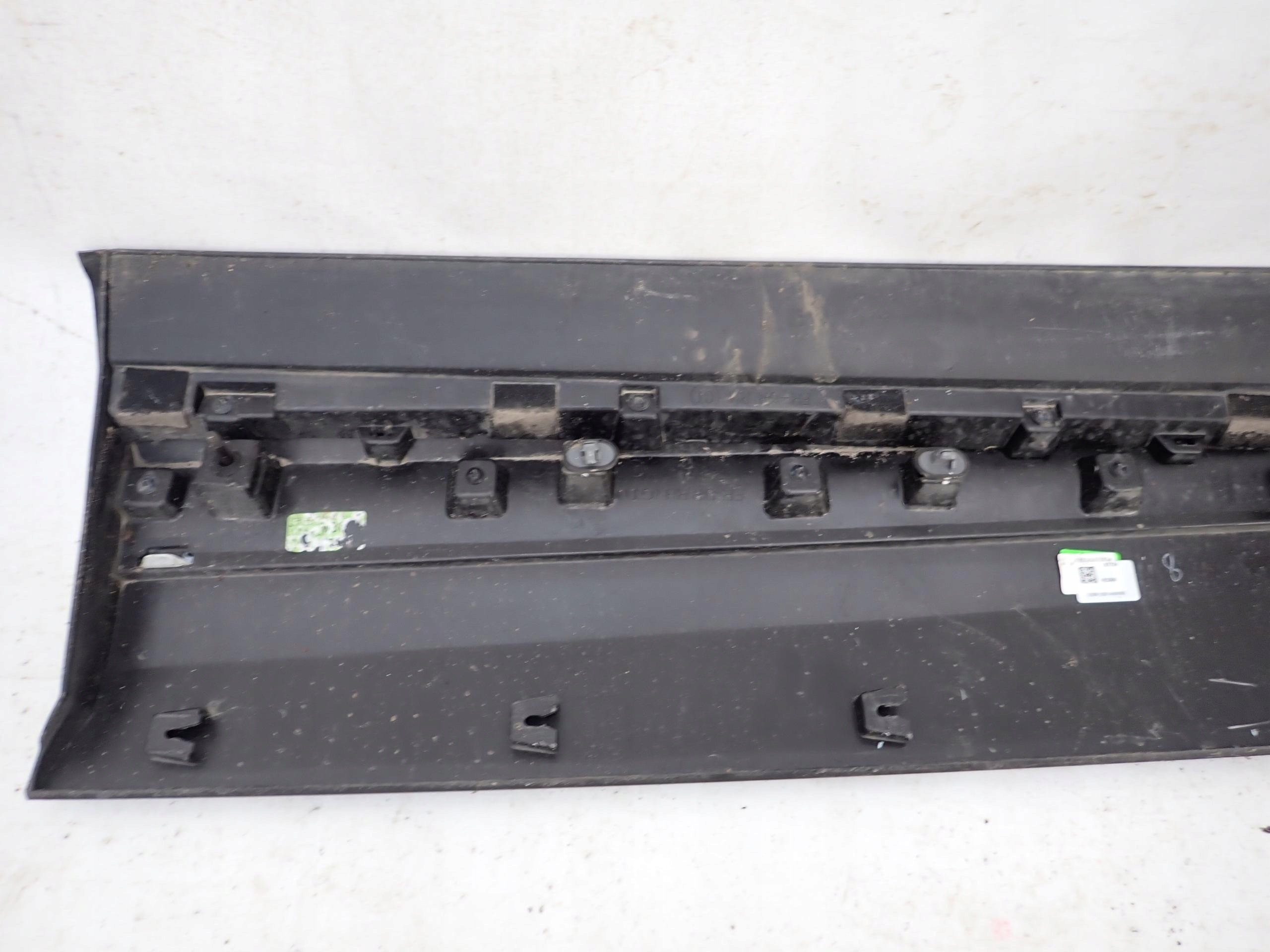KIA SPORTAGE V 5 21-> moulding cap door right front
