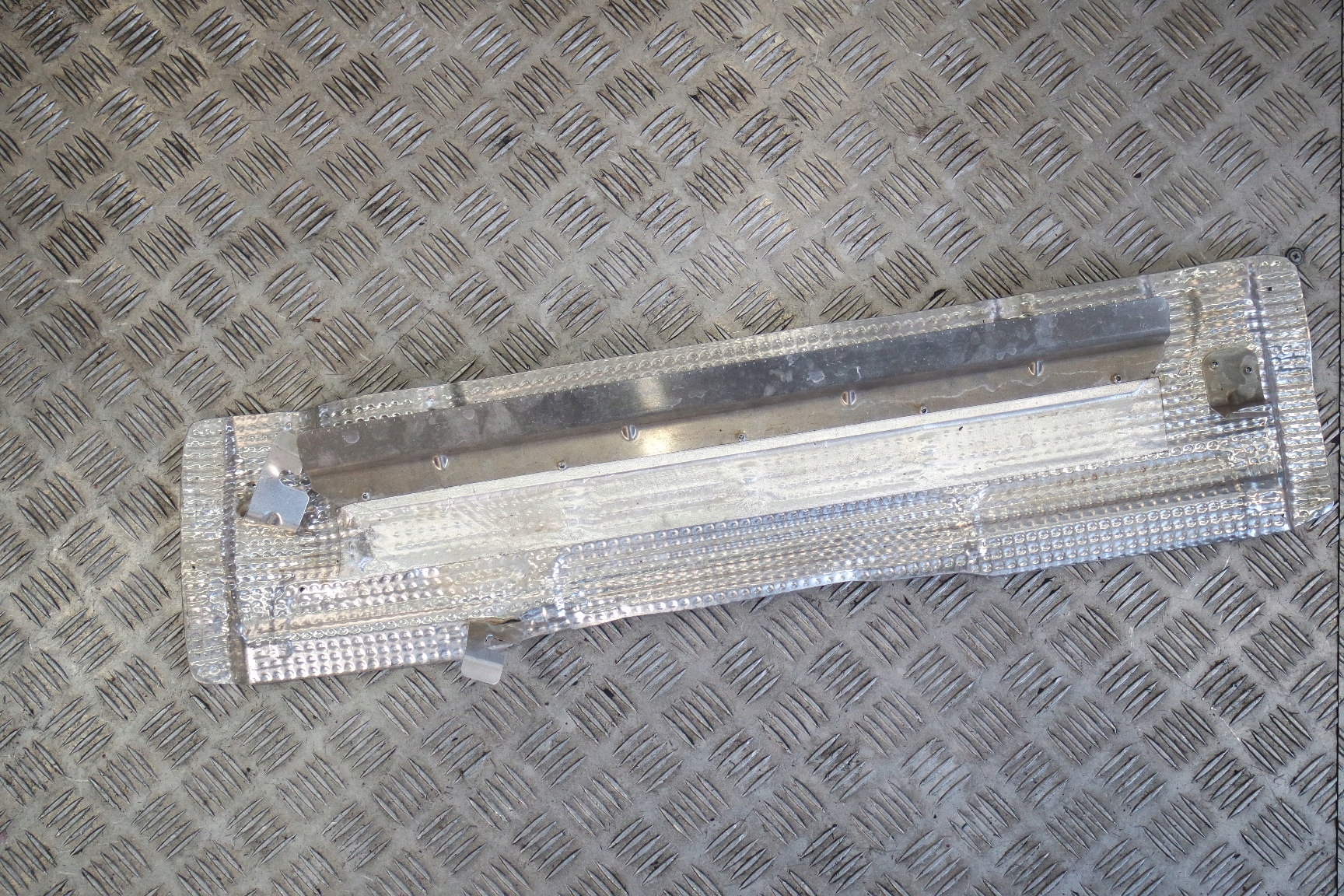 GT825753A - ТЕПЛОЗАЩИТНЫЙ ЭКРАН PORSCHE 992 GT3 9GT825753A