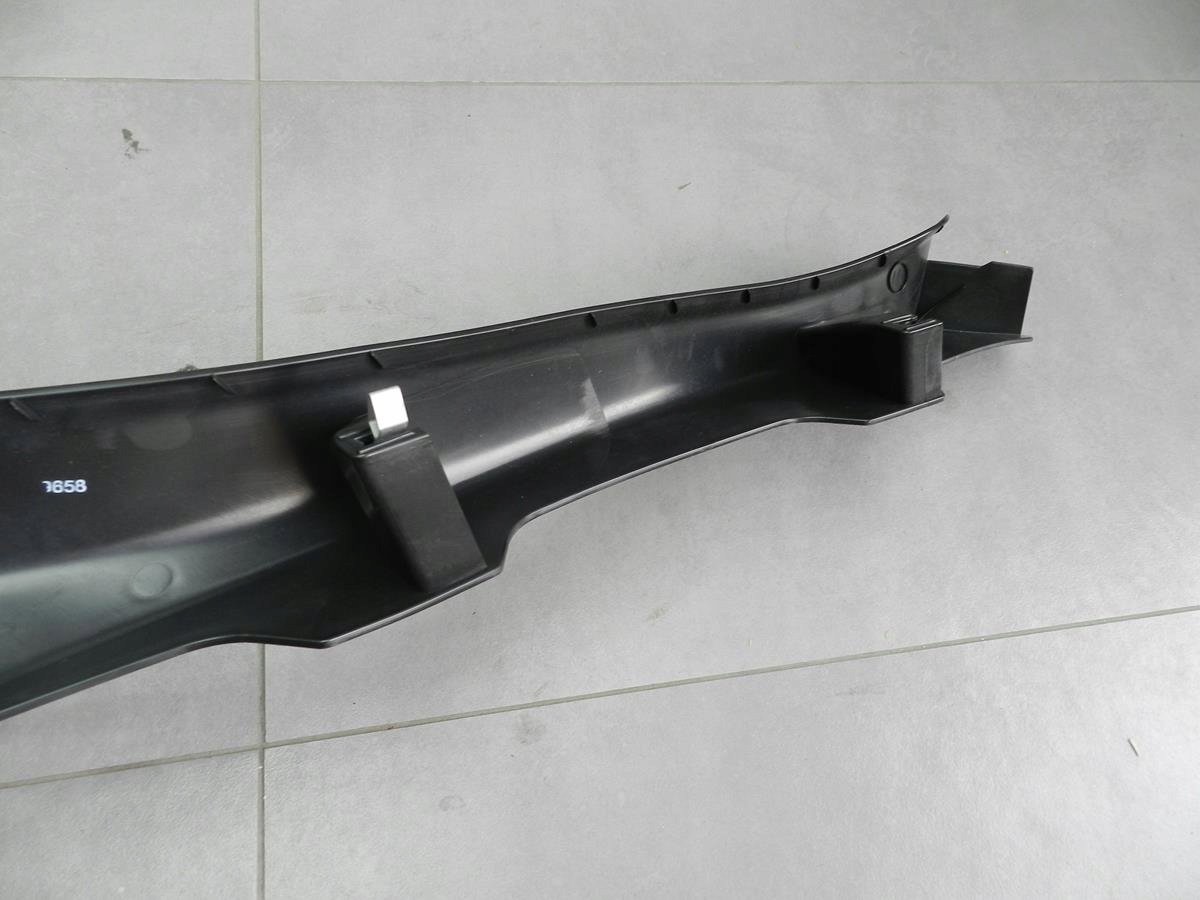 AUDI A5 8T kryt PRAHU 8T8867767A