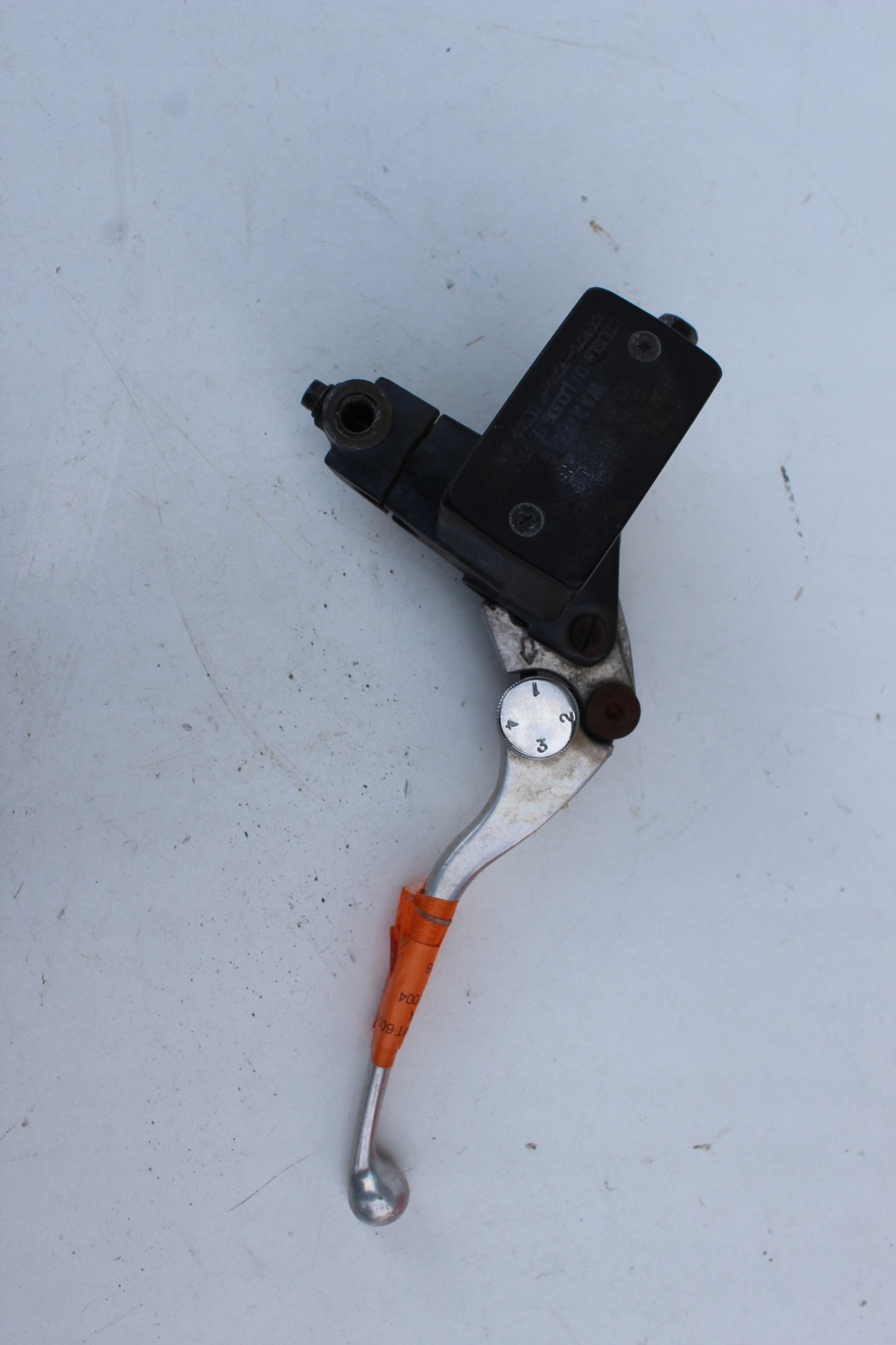 BANDIT 600 GSF 00-04 ГЛАВНЫЙ ТОРМОЗНОЙ ЦИЛИНДР ПЕРЕДНИЙ ПРАВЫЙ