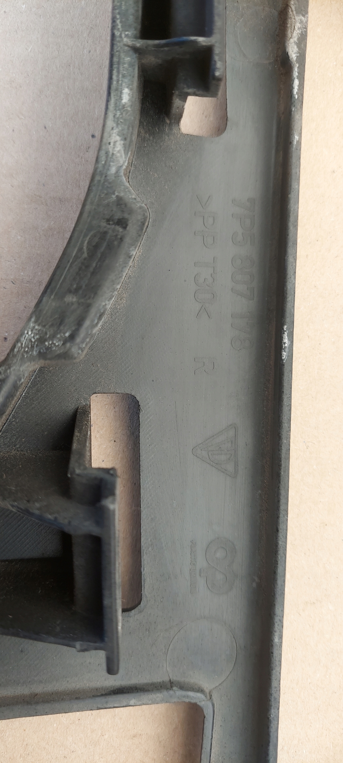 bumper bracket front right PORSCHE CAYENNE 10-15 7P5807178