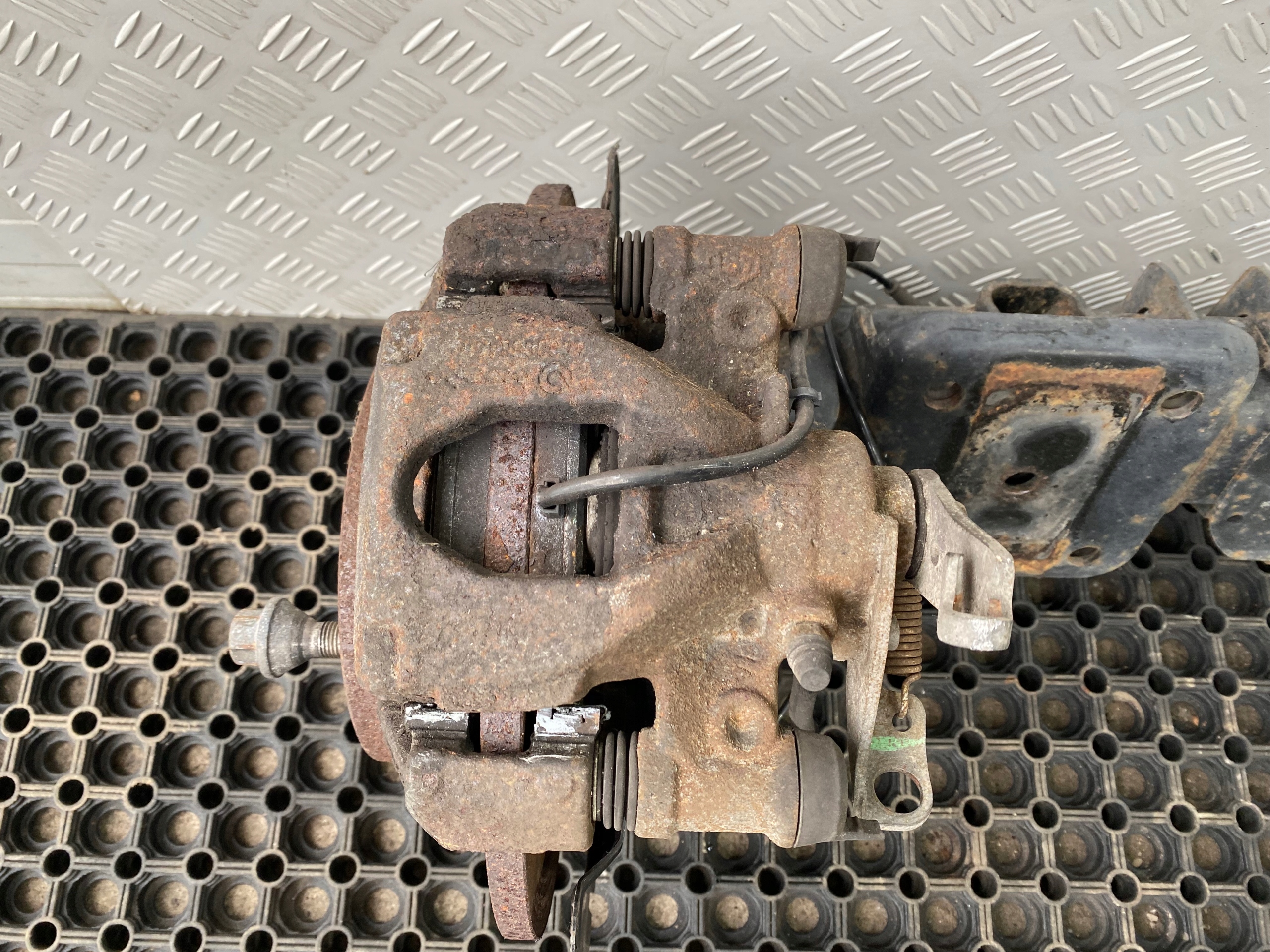 RENAULT MASTER III MOVANO B 10-18 axis rear springing sider rear part OE