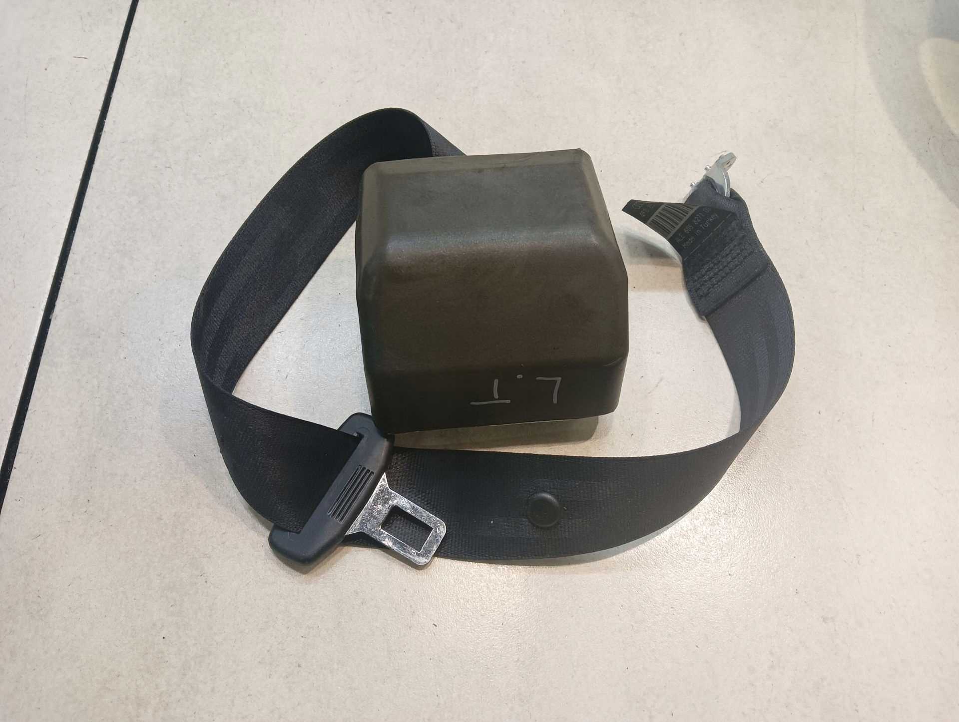 Gurten Sicherheits links heck AUDI A6 C6 4F0857805E
