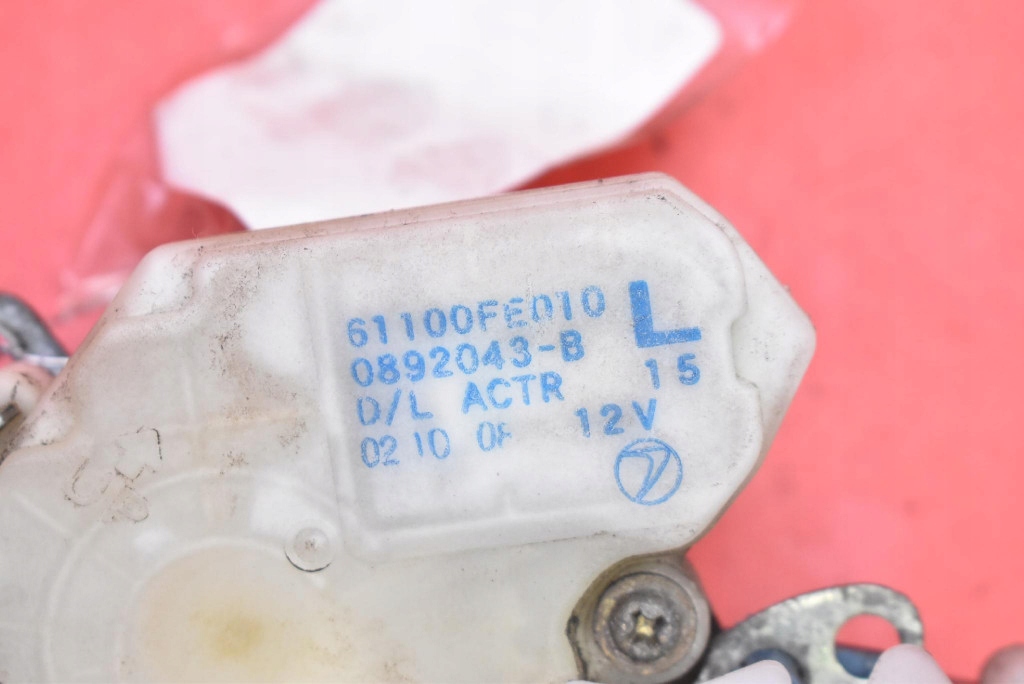 lock door left front front EU 61100FE010 SUBARU IMPREZA 2 II LIFT 02-05