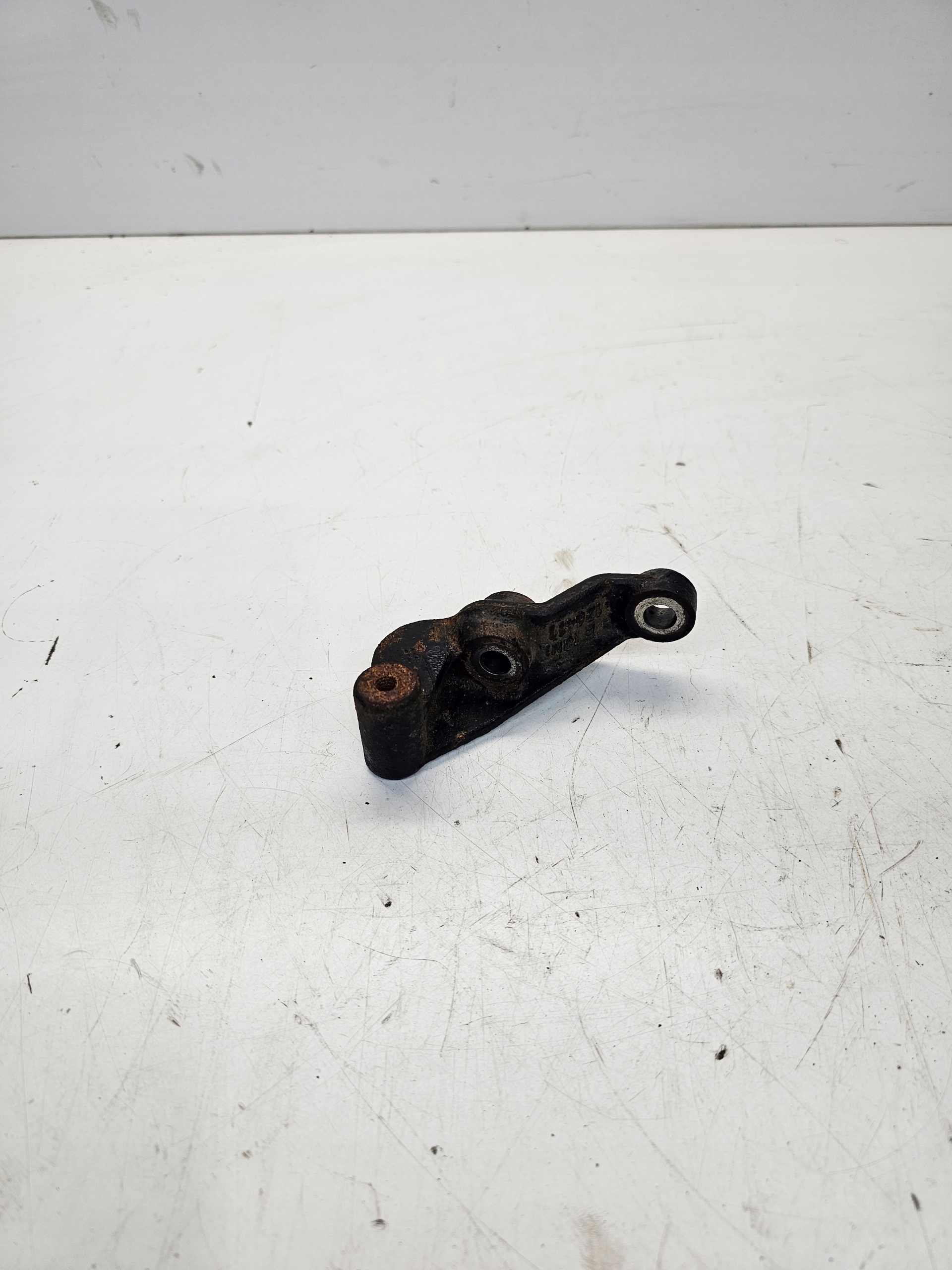 engine supporting mount AUDI A4 B6 B7 VW 06D533B