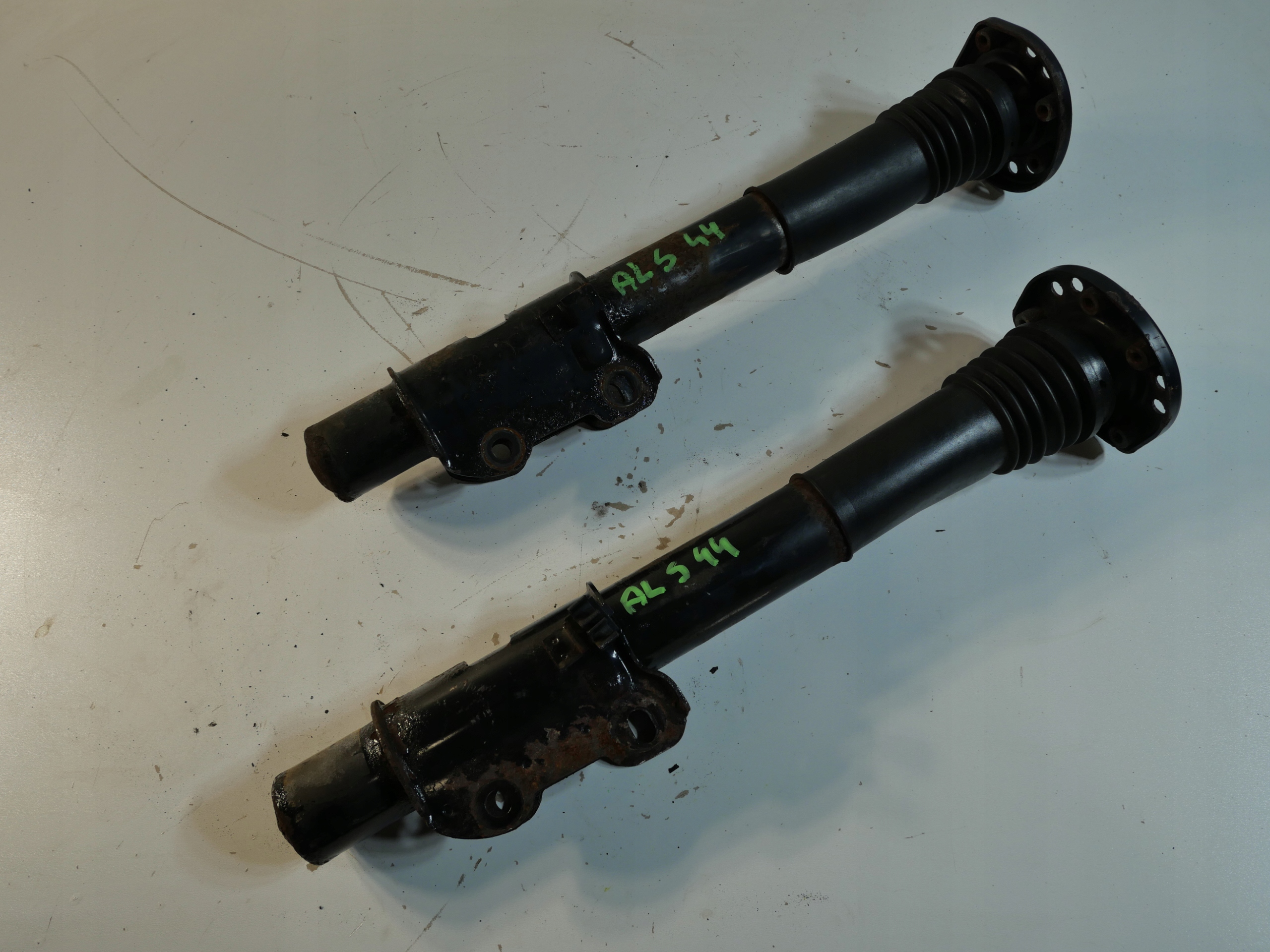 shock absorber front front MERCEDES SPRINTER 906 A9063230400
