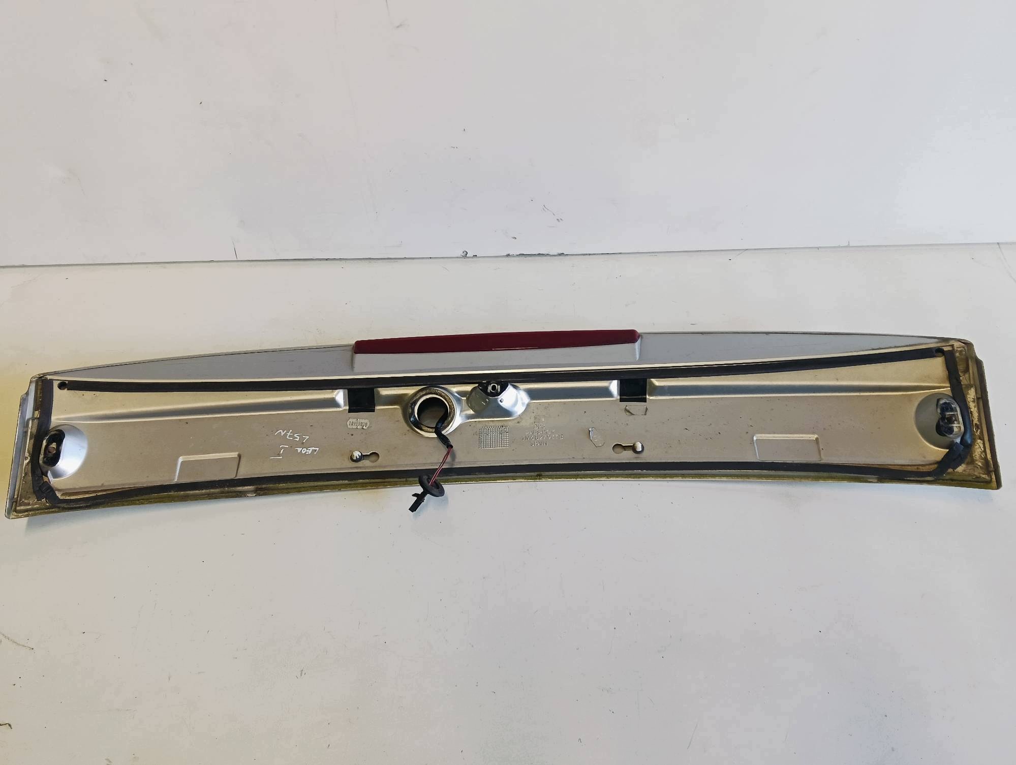 moulding of rear bonnet cap Seat LEON and SPORT 1.9 TDI ARL 1M6827933B