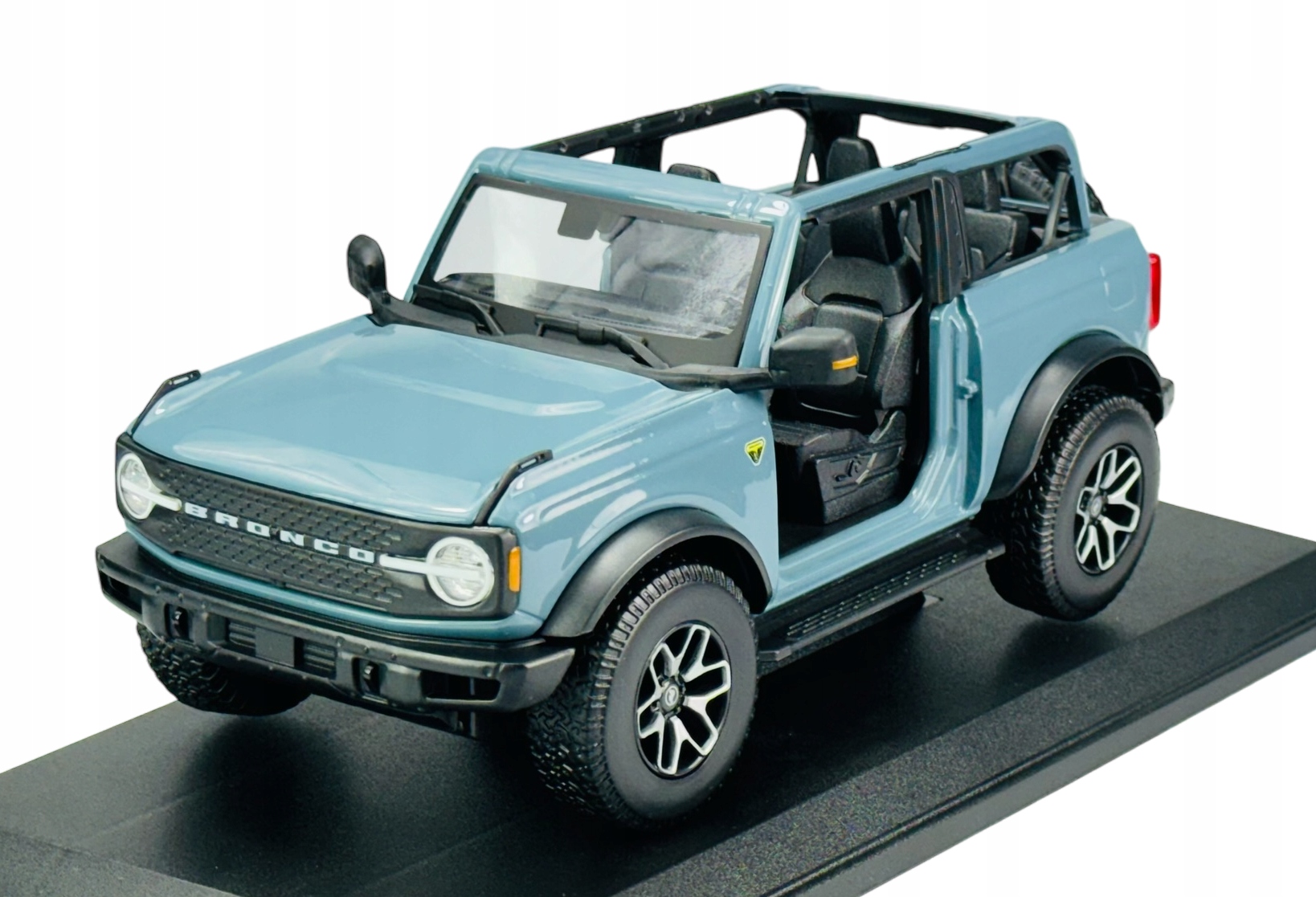 Maisto 2021 Ford Bronco Badlands Modrá 1:18 Nový Kovový Model 31457