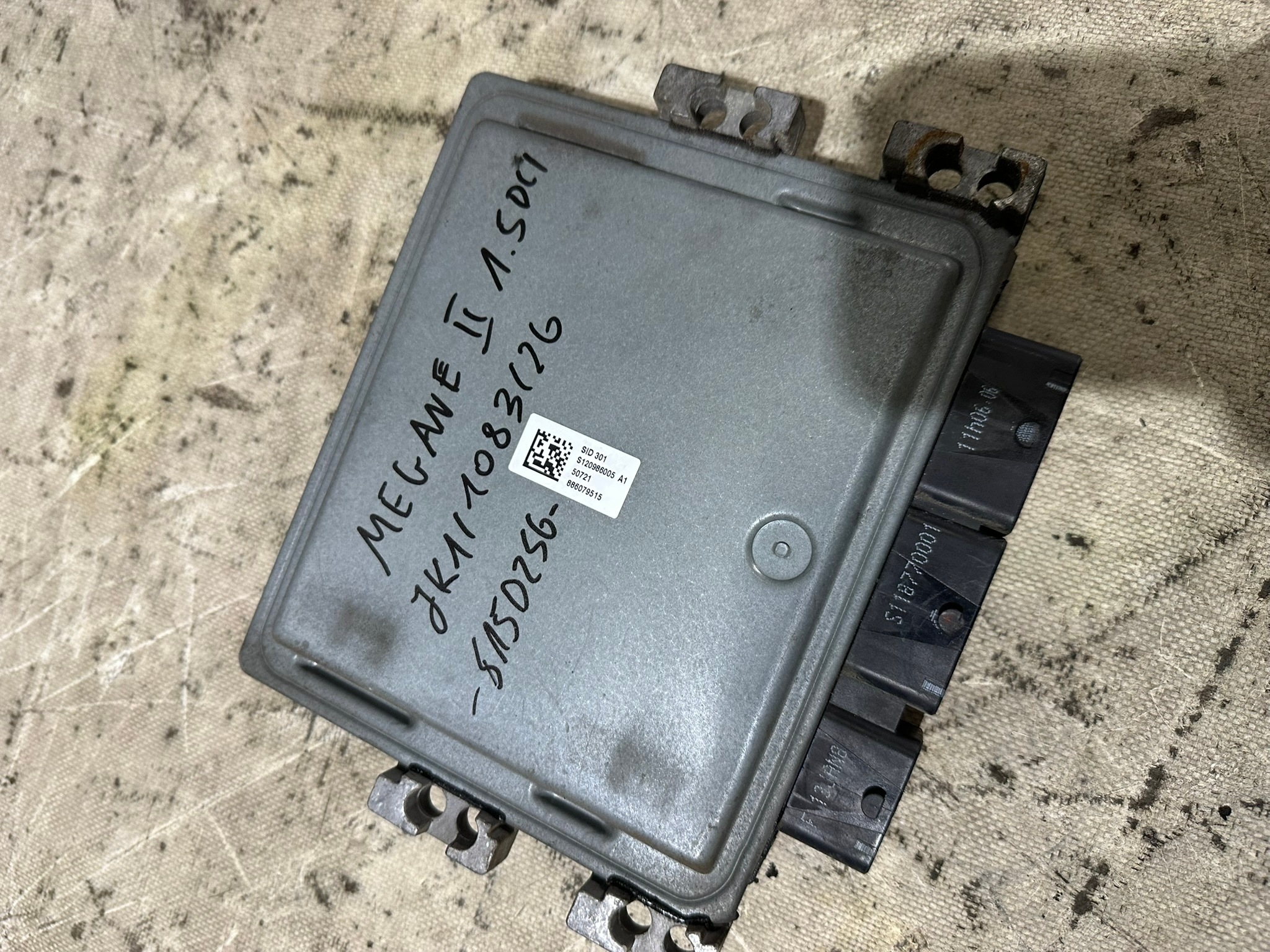 unité de commande électronique uce moteur RENAULT MEGANE II 1.5DCI 8200843713