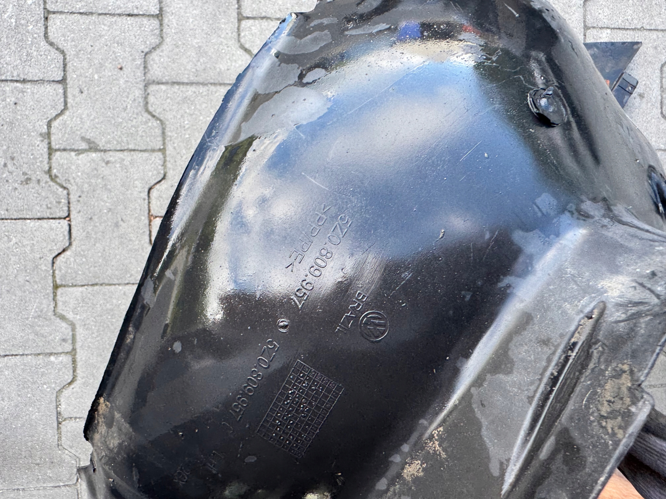mudguard front front left VW VOLKSWAGEN FOX 5Z0809957