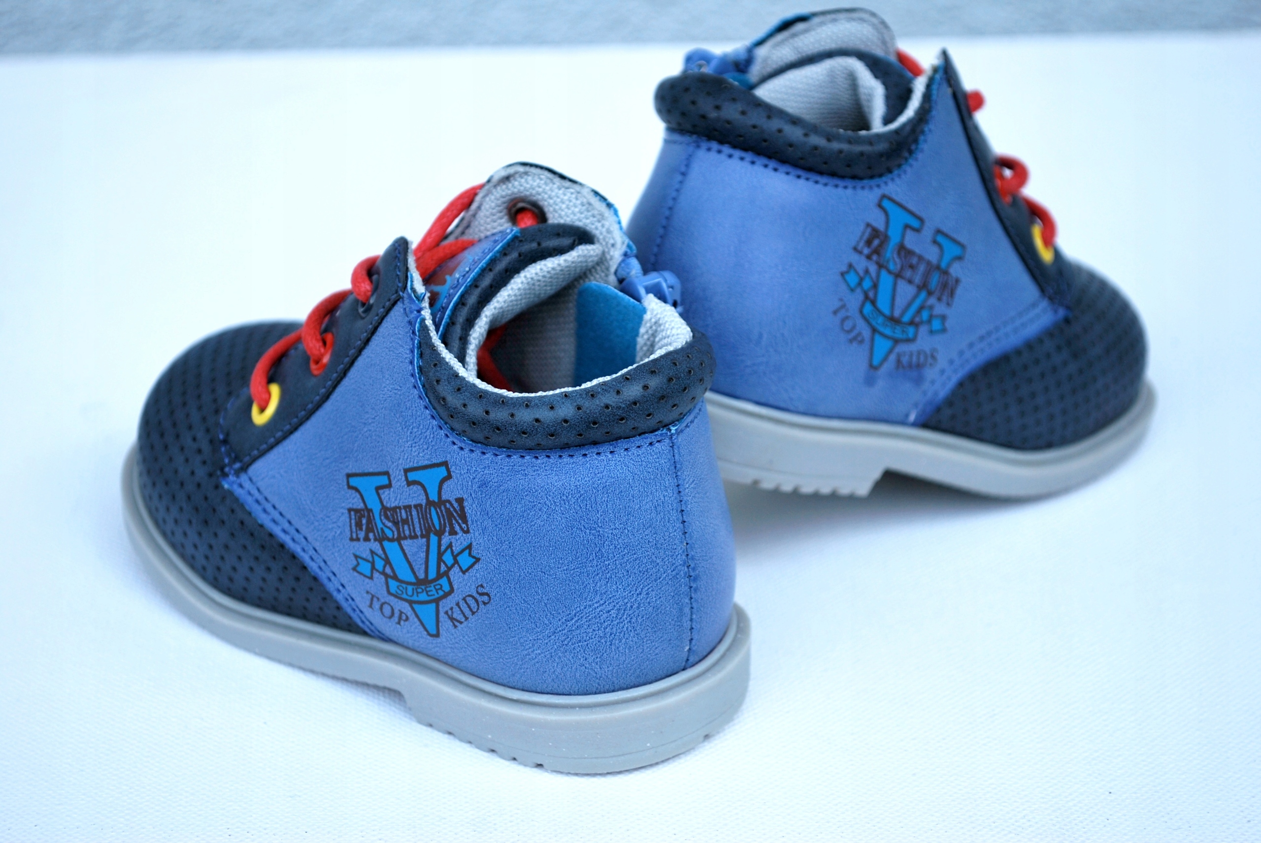 PRZEJŚCIOWE TRZEWIKI w.skóra profil r.20 / 12,7cm Bohater brak