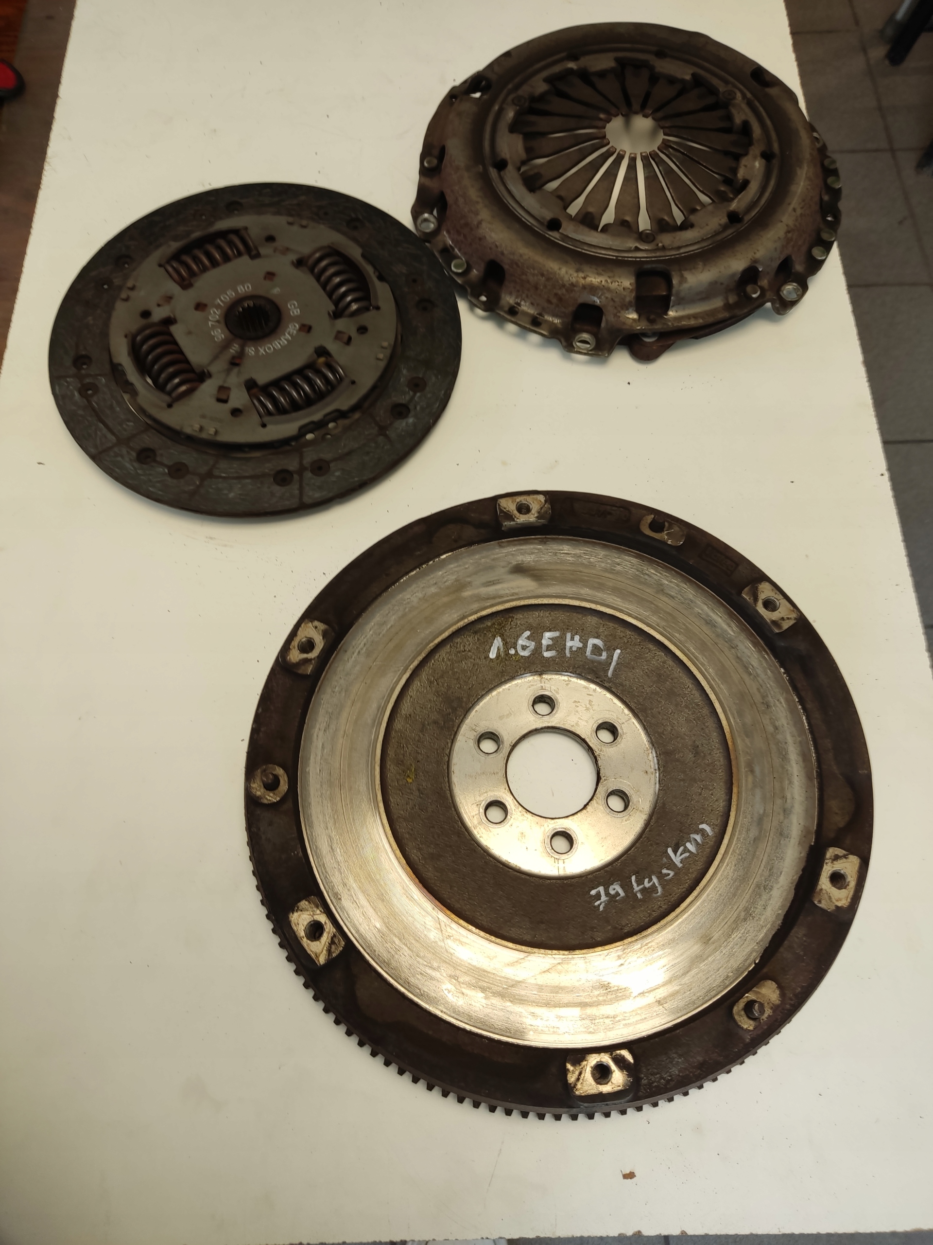 Koło zamachowe sprzęgło Peugeot Partner Citroen Berlingo B9 1.6 EHdi 0532T2