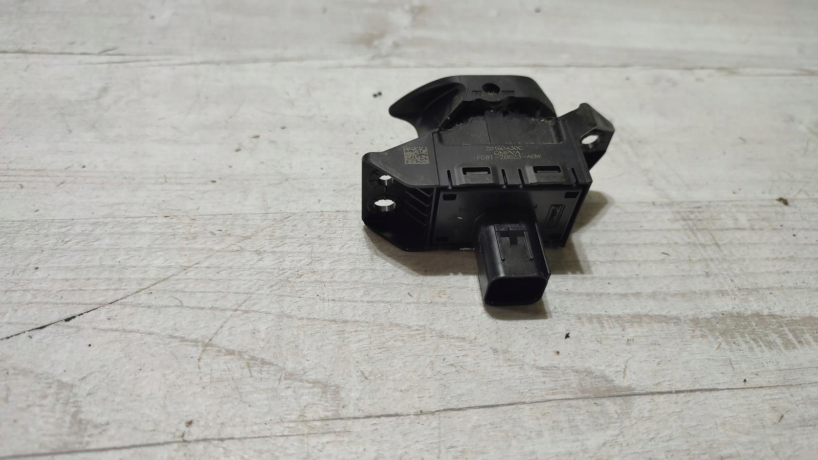 button electric brake Ford Mondeo MK5