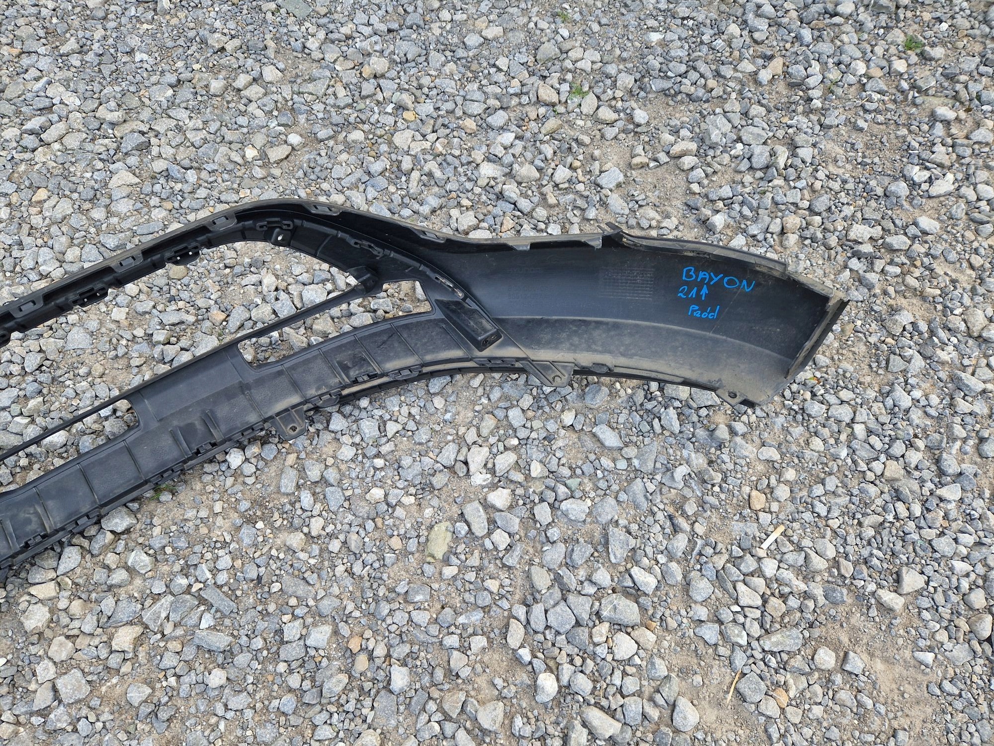 SPOILER DER STOSSSTANGE VORNE HYUNDAI BAYON 2021R->