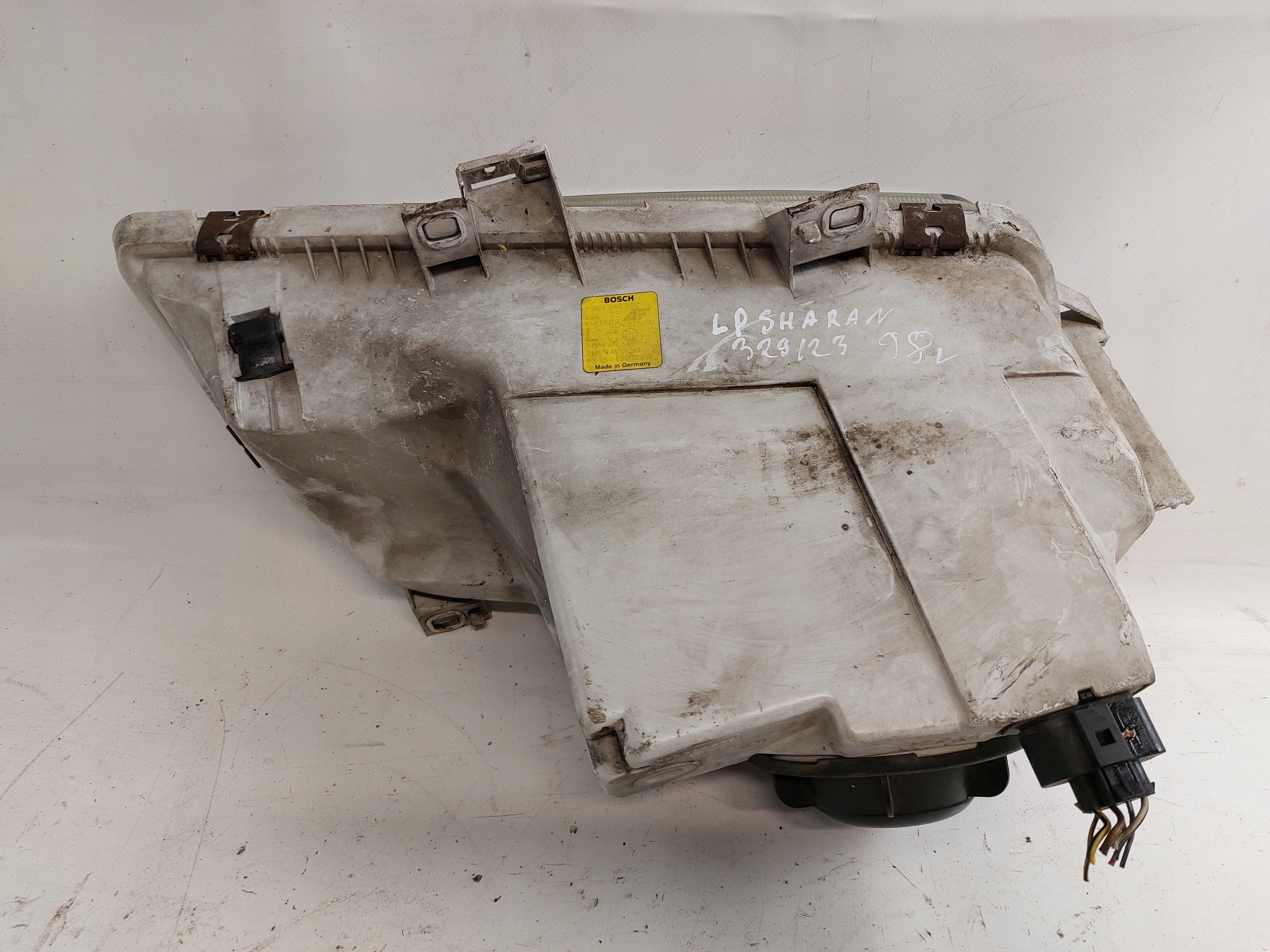 light left front VW SHARAN and