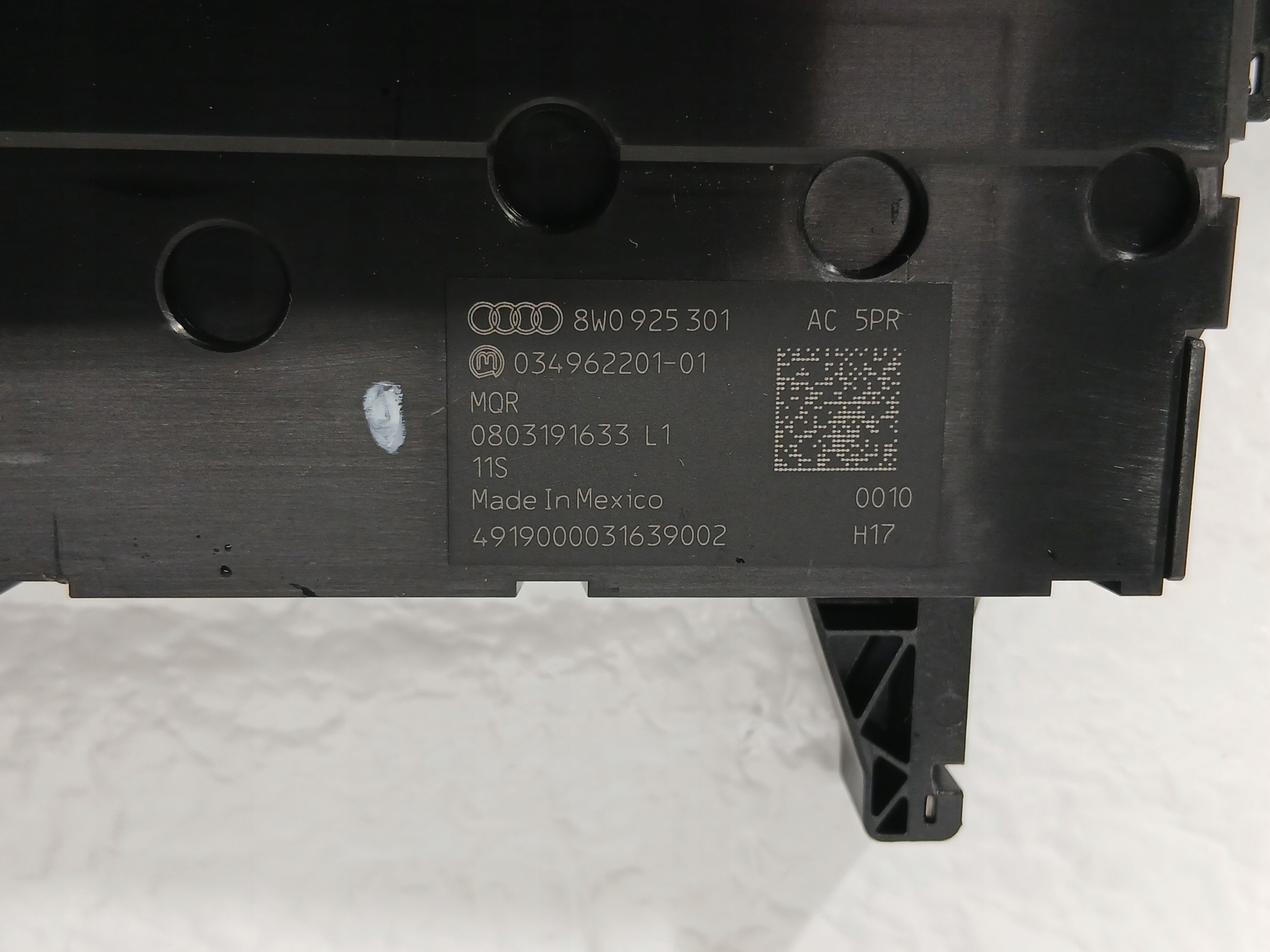 AUDI A4 B9 LIFT control panel 8W0925301AC