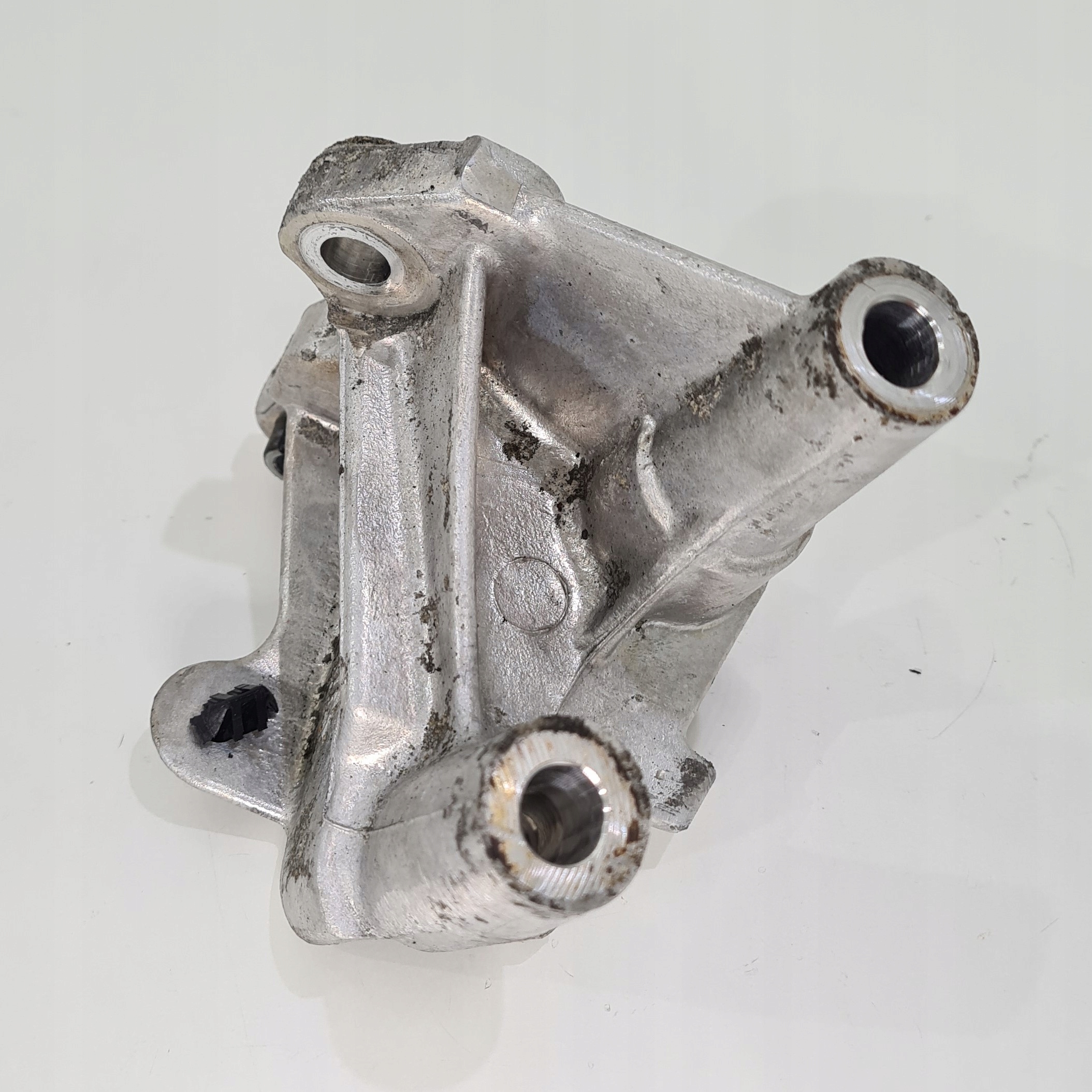 Support Pompe d’injection RENAULT 1.9 DCI 8200193773