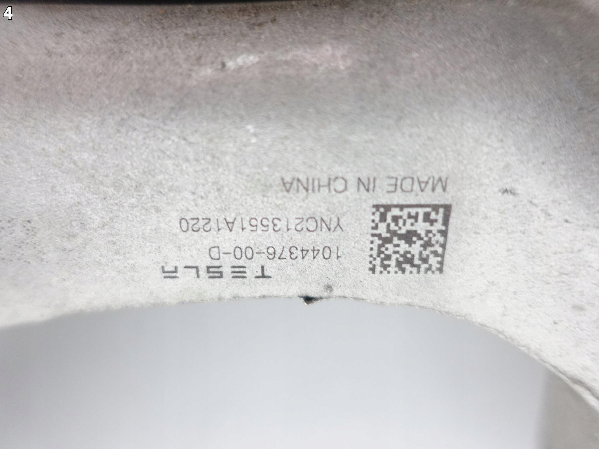 TESLA MODEL 3 17- DRŽAČ DRŽAČ AMORTIZERA DESNA PREDNJI DIO