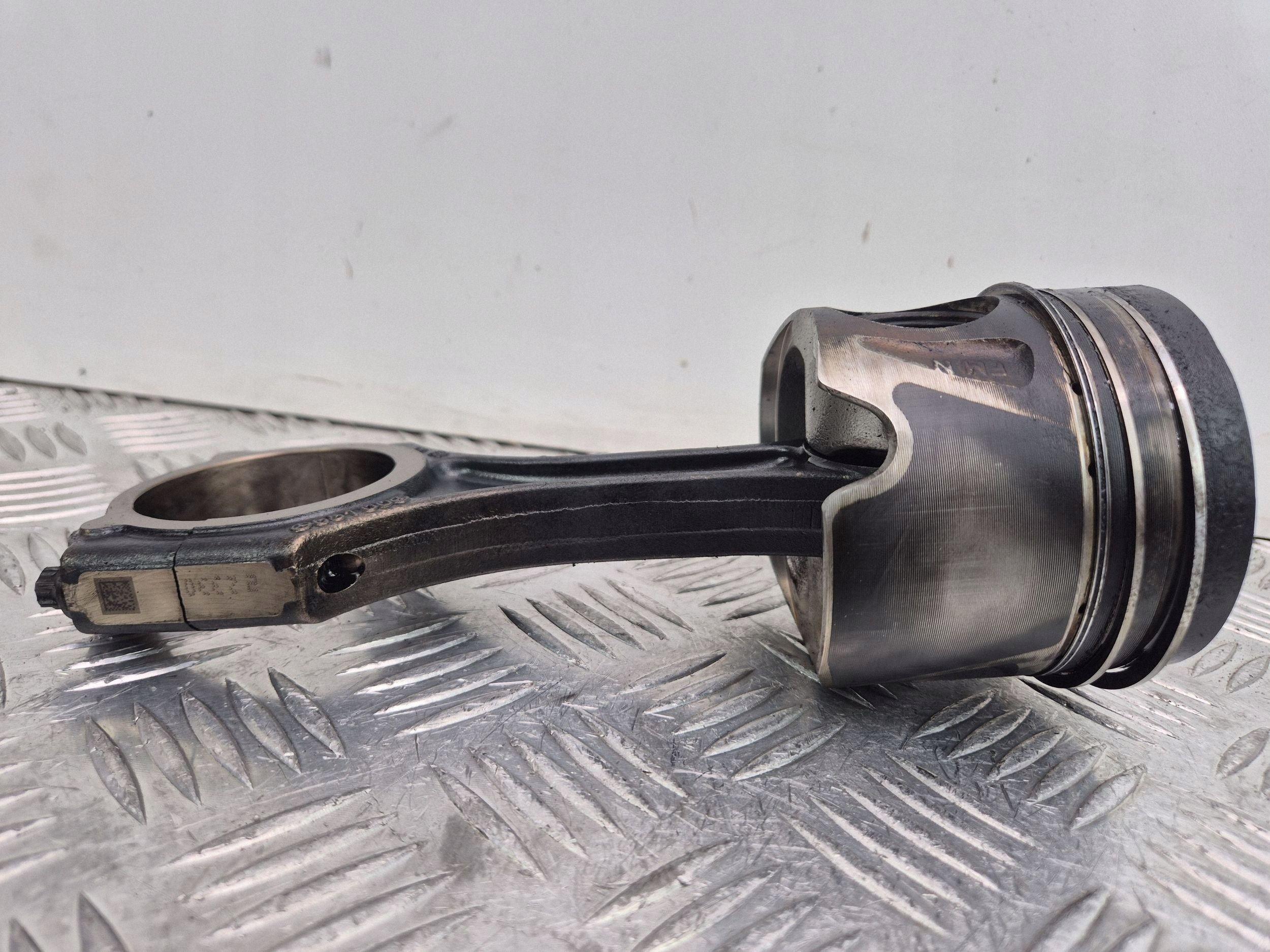 Piston avec bielle Mercedes Sprinter 2.2 CDI W906 8349F