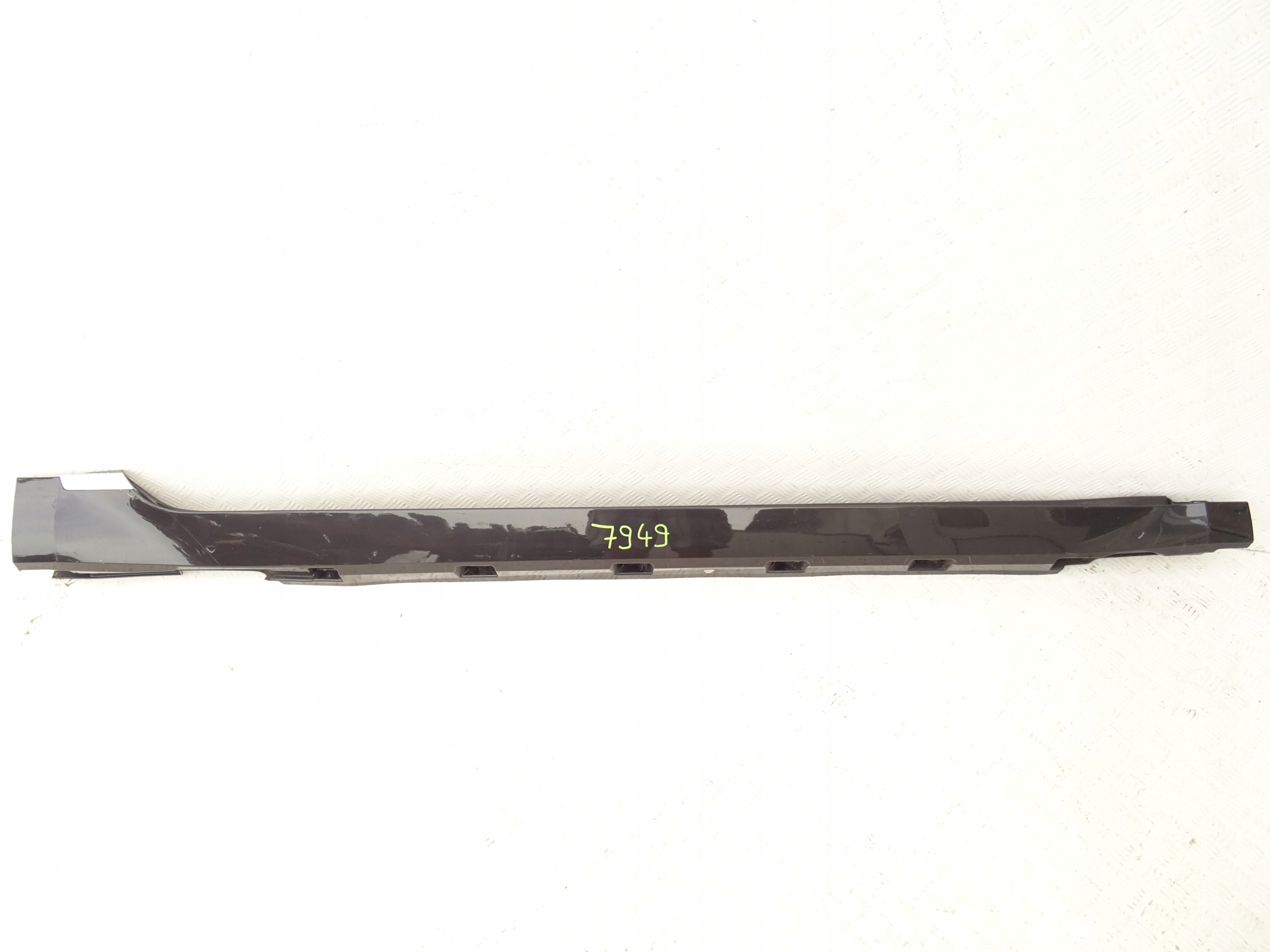 VW Arteon 3G8 moulding threshold right | GetMotor I46