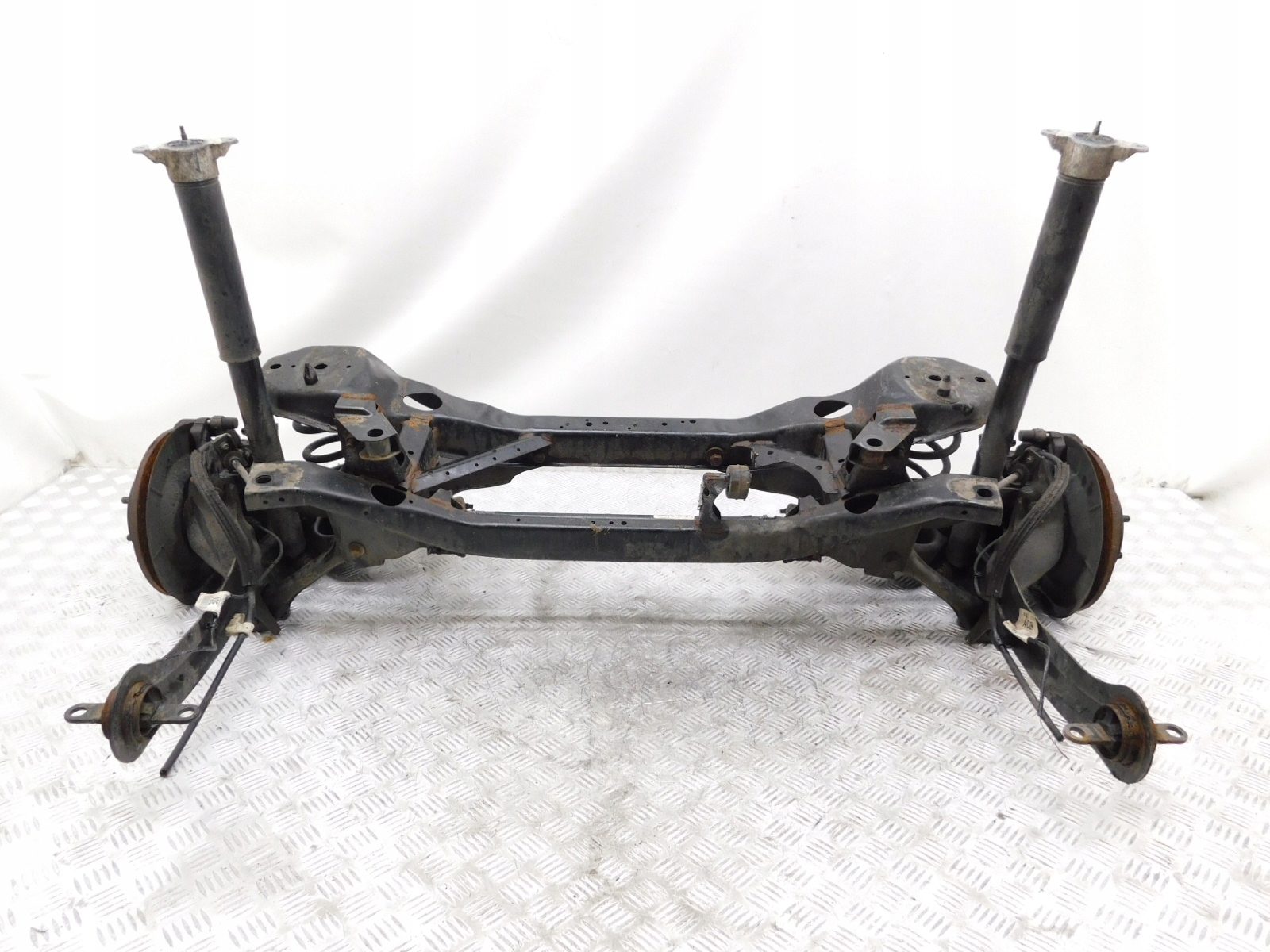 BELKA ZAWIESZENIA TYŁ / SANKI / OŚ - FORD GRAND C-MAX II