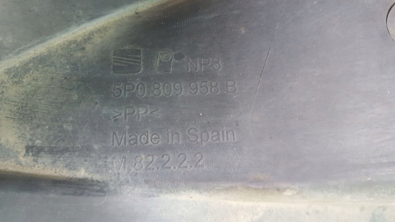 mudguard front front right Seat Altea