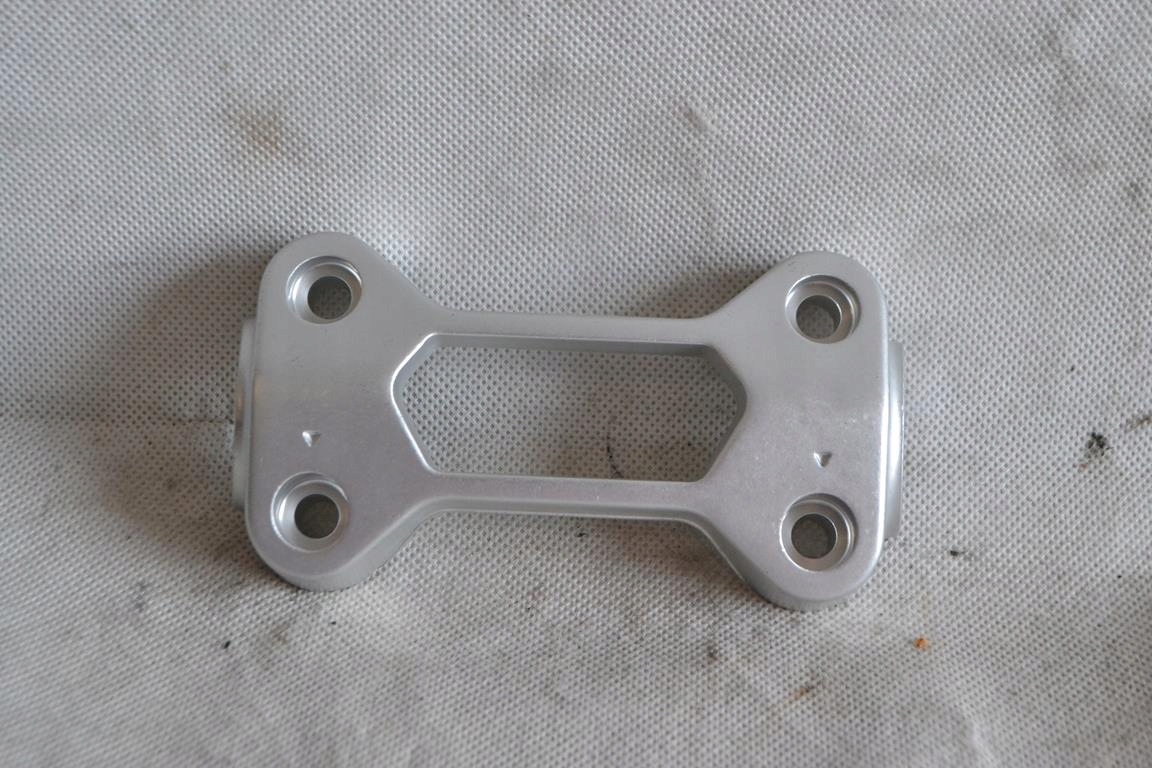 upevnenie volantu Ducati Hyperstrada 821 939