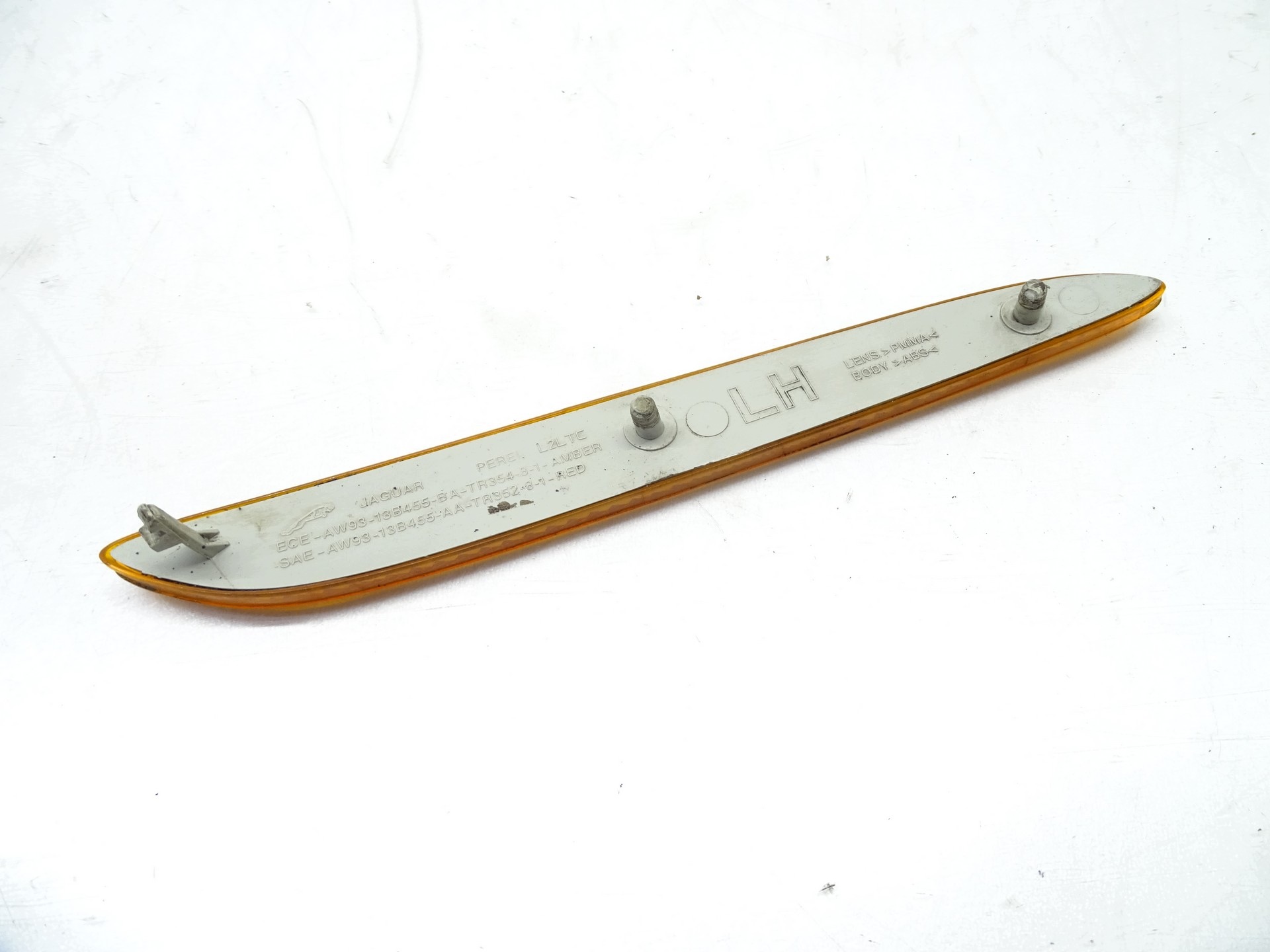 ODBLASK left rear part JAGUAR XJ X351 AW93-13B455-BA