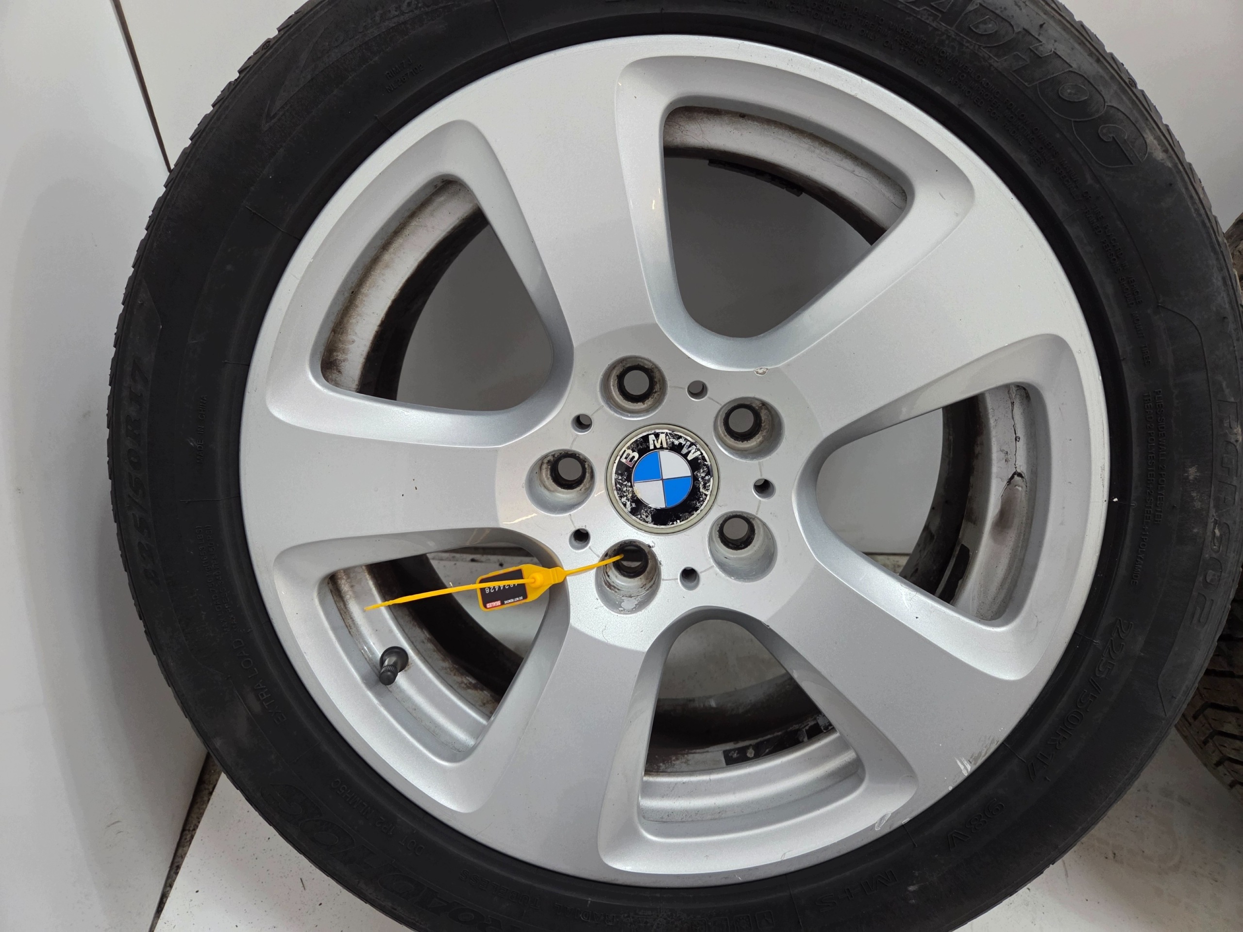discs BMW E60 E61 17 CALI OE 6777346 KOMPLET