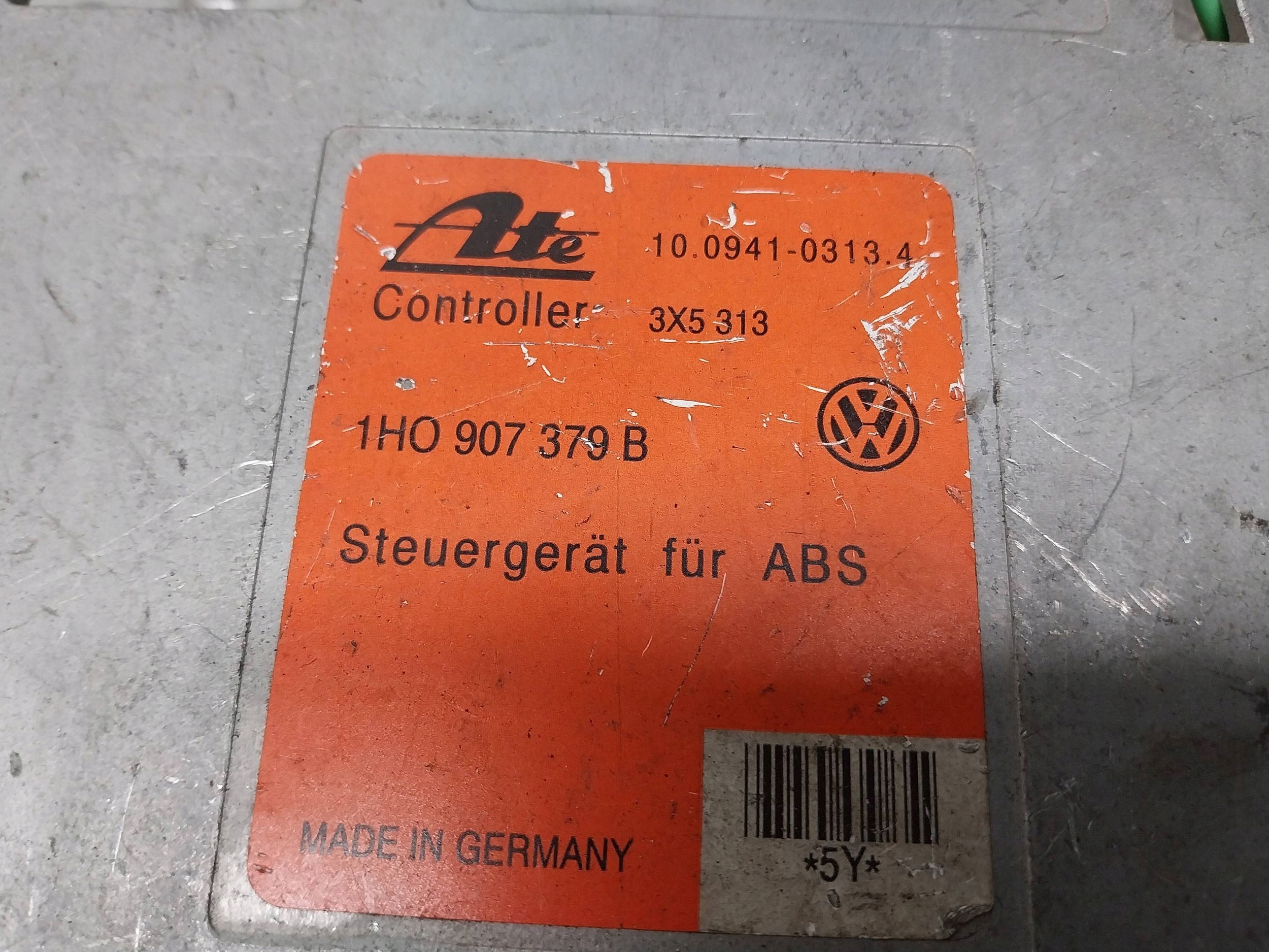 computer control unit ABS 1H0907379B VW GOLF III VENTO TOLEDO and PASSAT B4