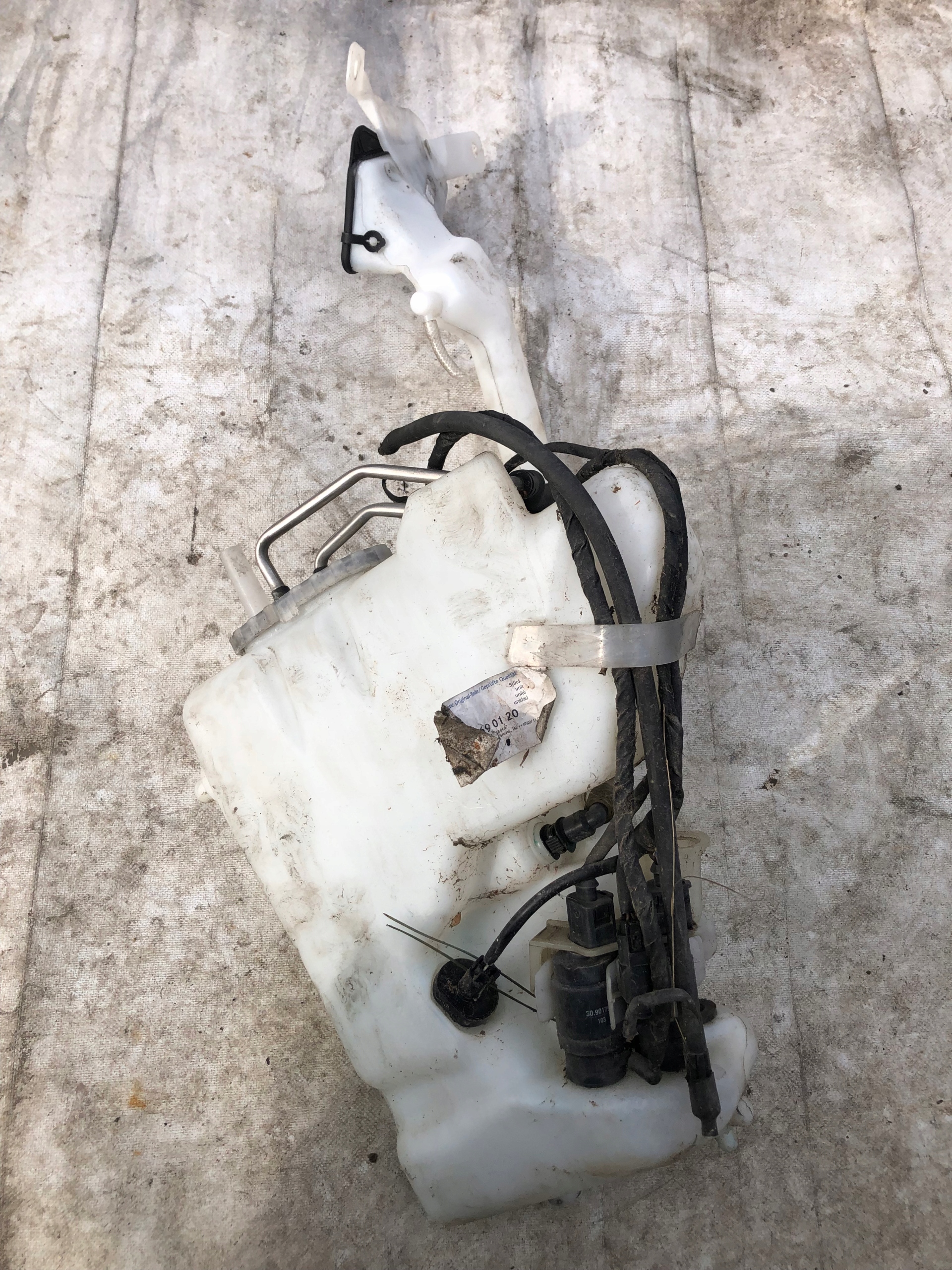 washer fluid tank MERCEDES W211 21186060