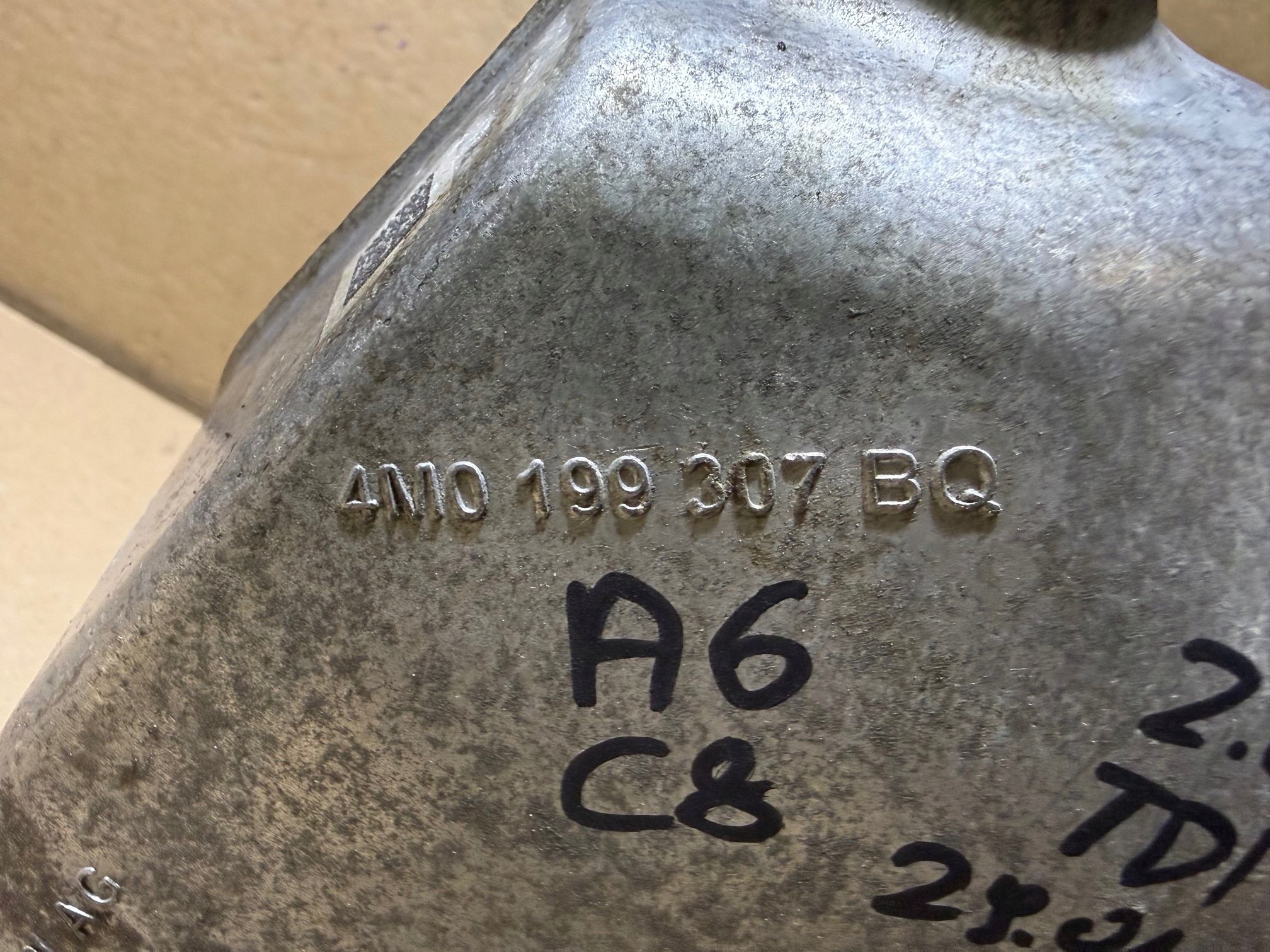AUDI A6 C8 2.0 TDI holder holder engine mount 4M0199308BQ 4M0199869AN