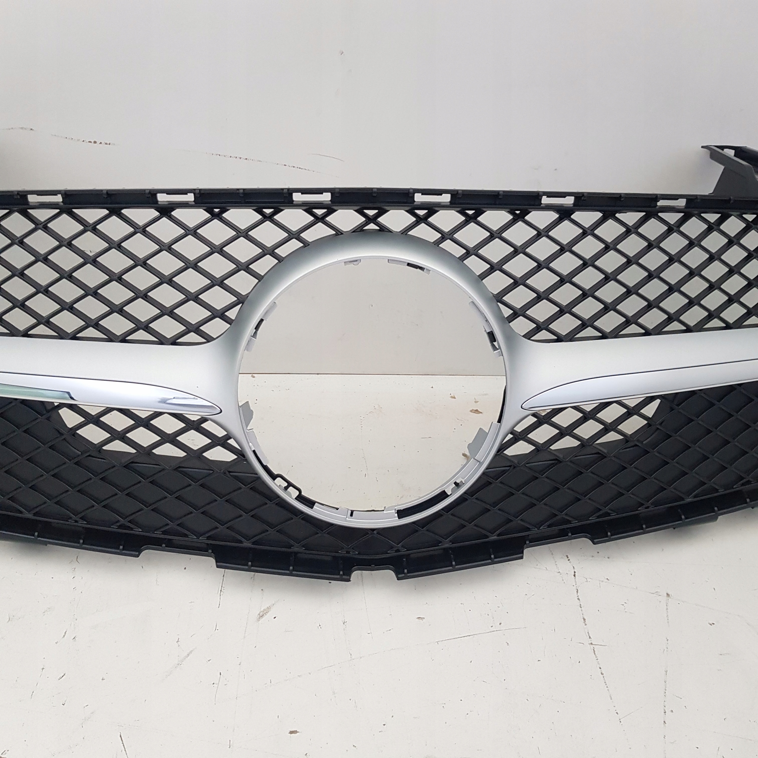 MERCEDES SL 231 ATRAPA GRIL NOWY ORYGINAŁ Typ samochodu Samochody osobowe