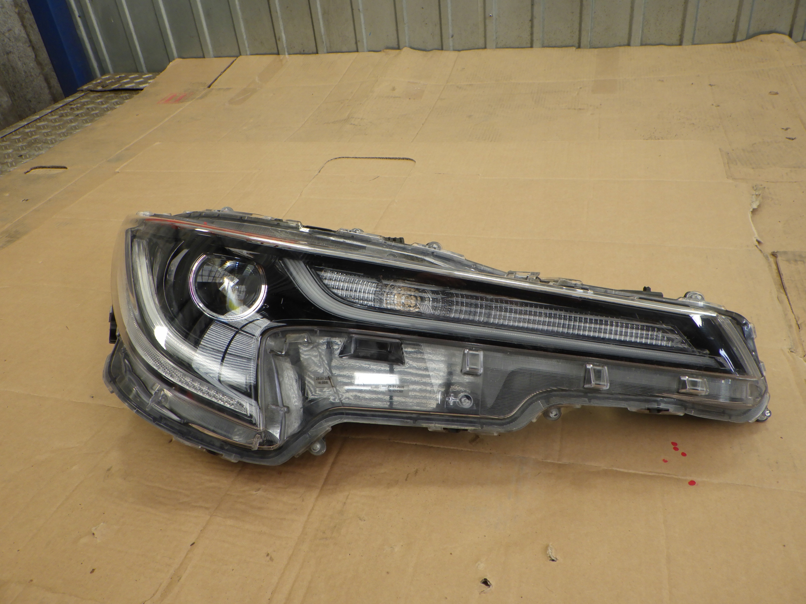 LAMPA PRAWA PRZÓD FULL LED TOYOTA COROLLA E21 19-