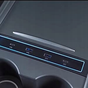 GNIAZDO LADOWANIA 2xUSB 2xUSB C DO TESLA Model 3 Y Mark NIS