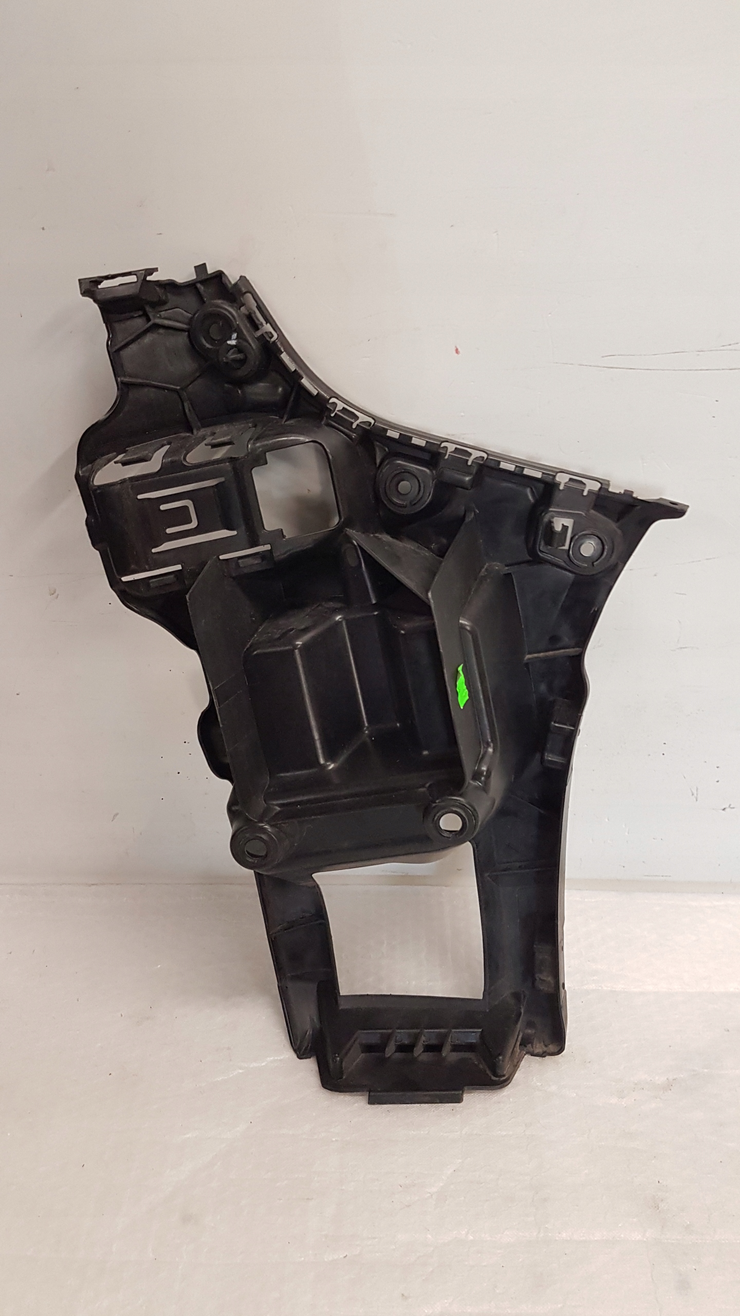 ŚLIZG ZDERZAKA LEWY TYŁ BMW SERIA 1 F40 7461399 Typ samochodu Samochody osobowe