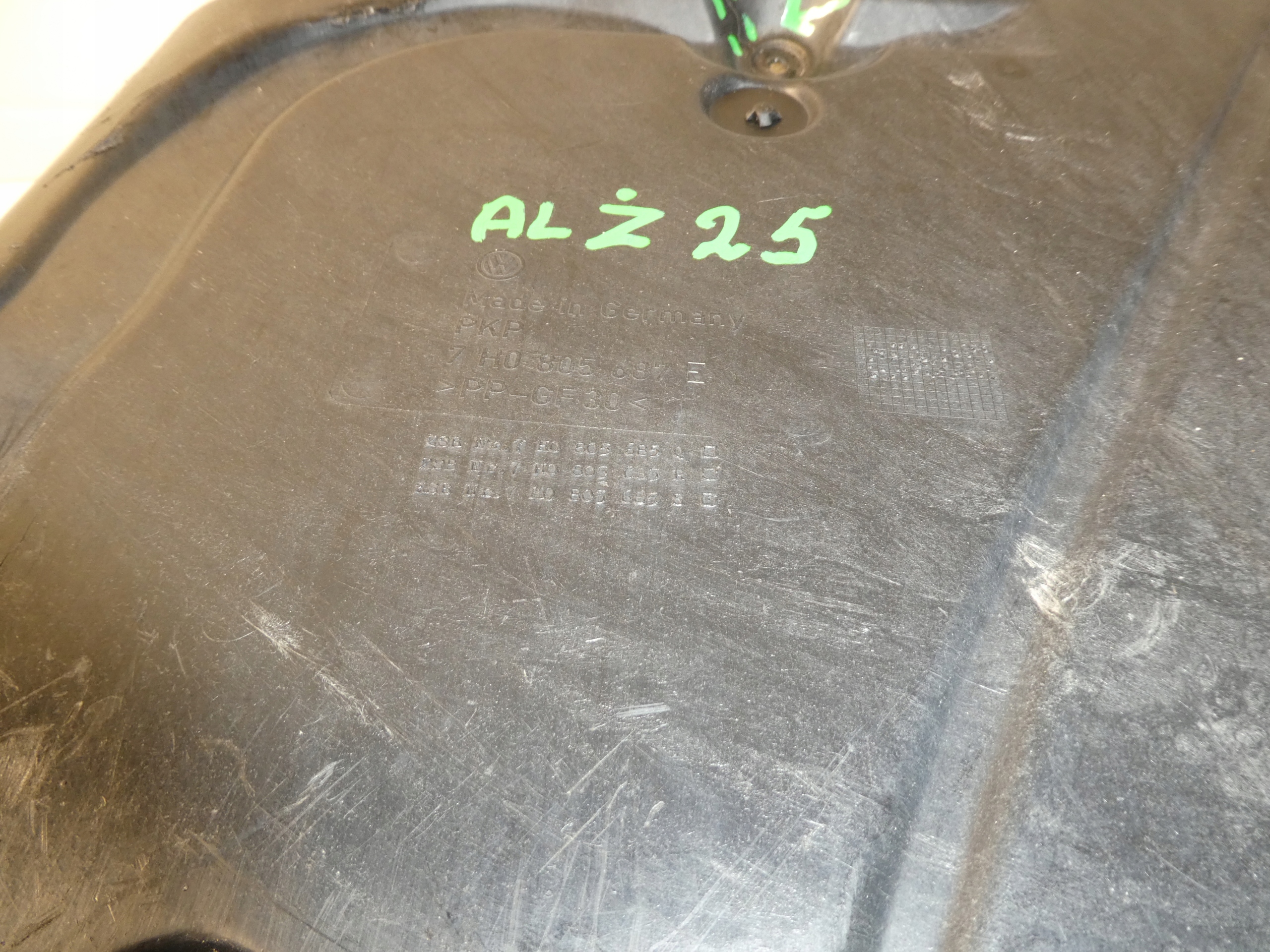 cover cover below engine VW T5 2.5 TDI 7H0805687E