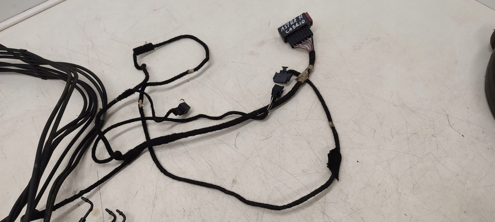tömlö vezetö dachu 32 Opel Astra H Cabrio