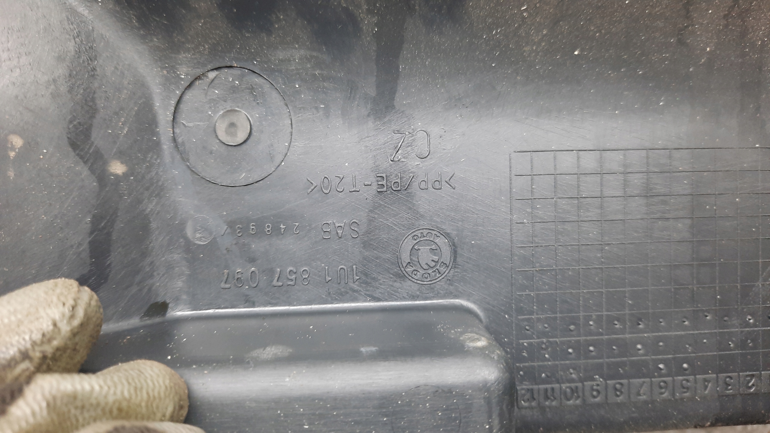 бардачок SKODA OCTAVIA I 99R 1.8b HB