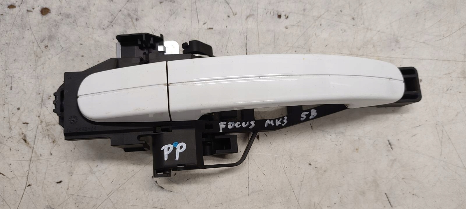 handle front front right Ford Focus MK3 HB 5D 5B