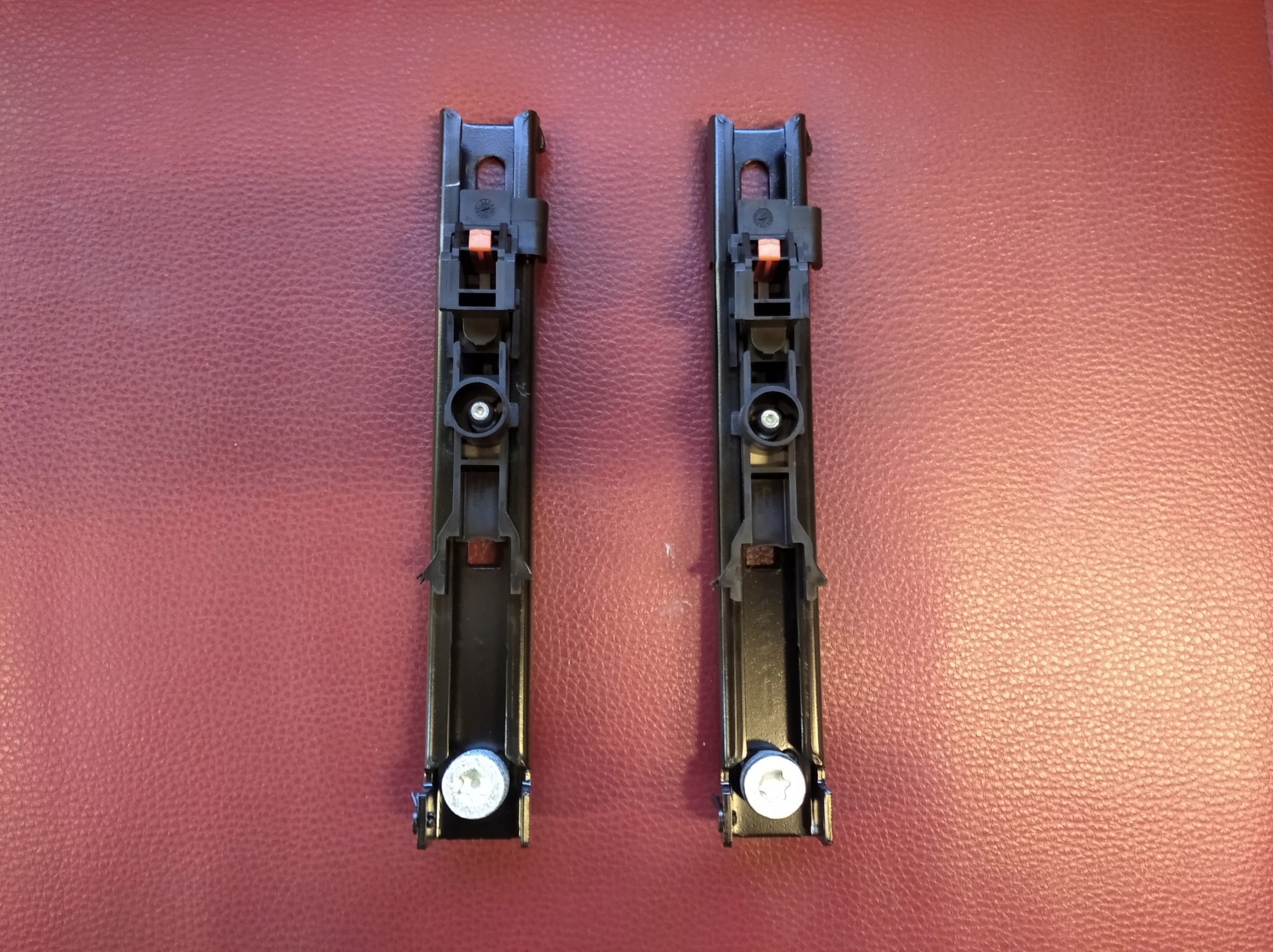 9681027880 - PEUGEOT 208 І 2008 СЛАЙДЕР РЕГУЛЮВАННЯ ВИСОТИ РЕМЕНЯ