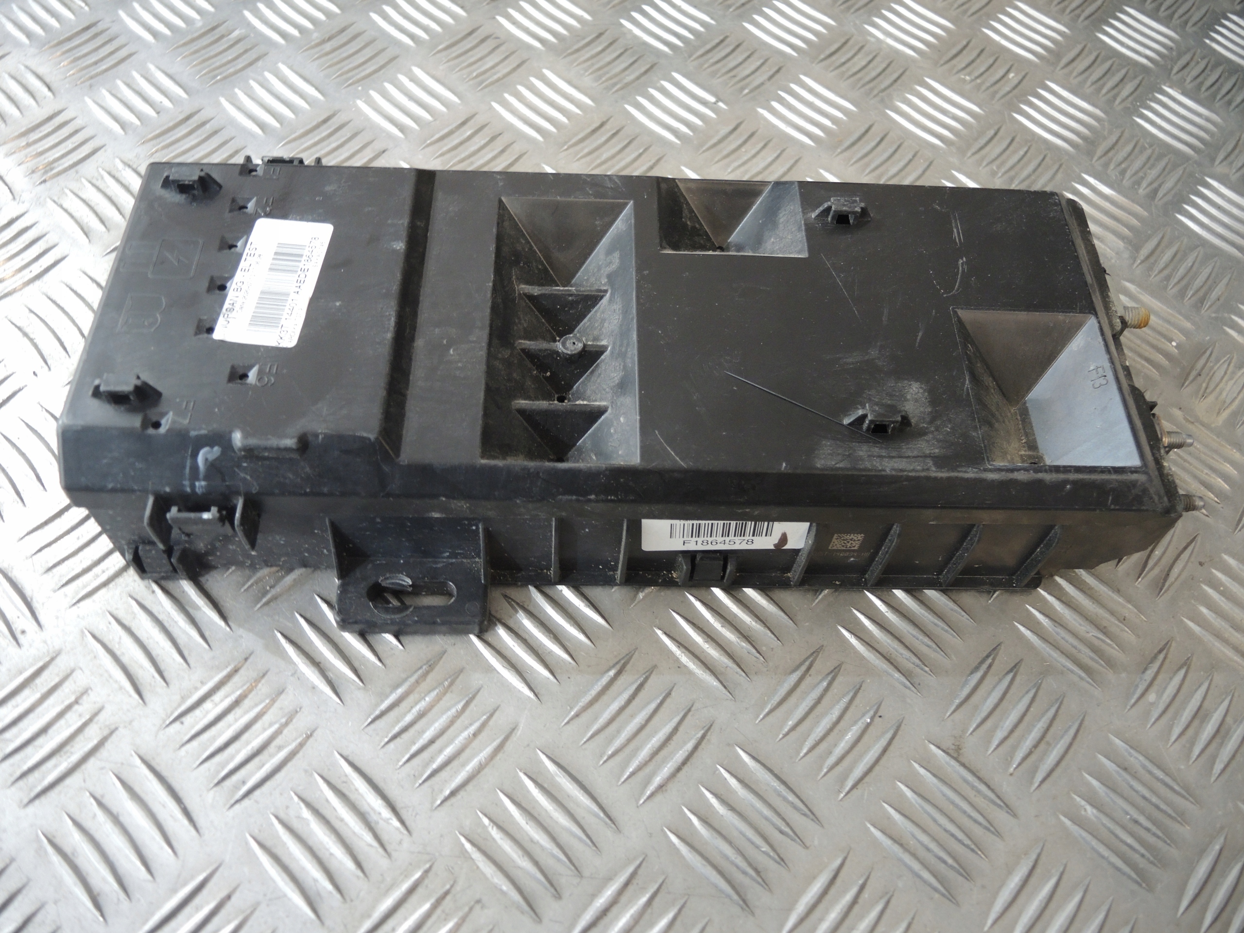 FORD TRANSIT CUSTOM MK8 SKRZYNKA BEZPIECZNIKÓW