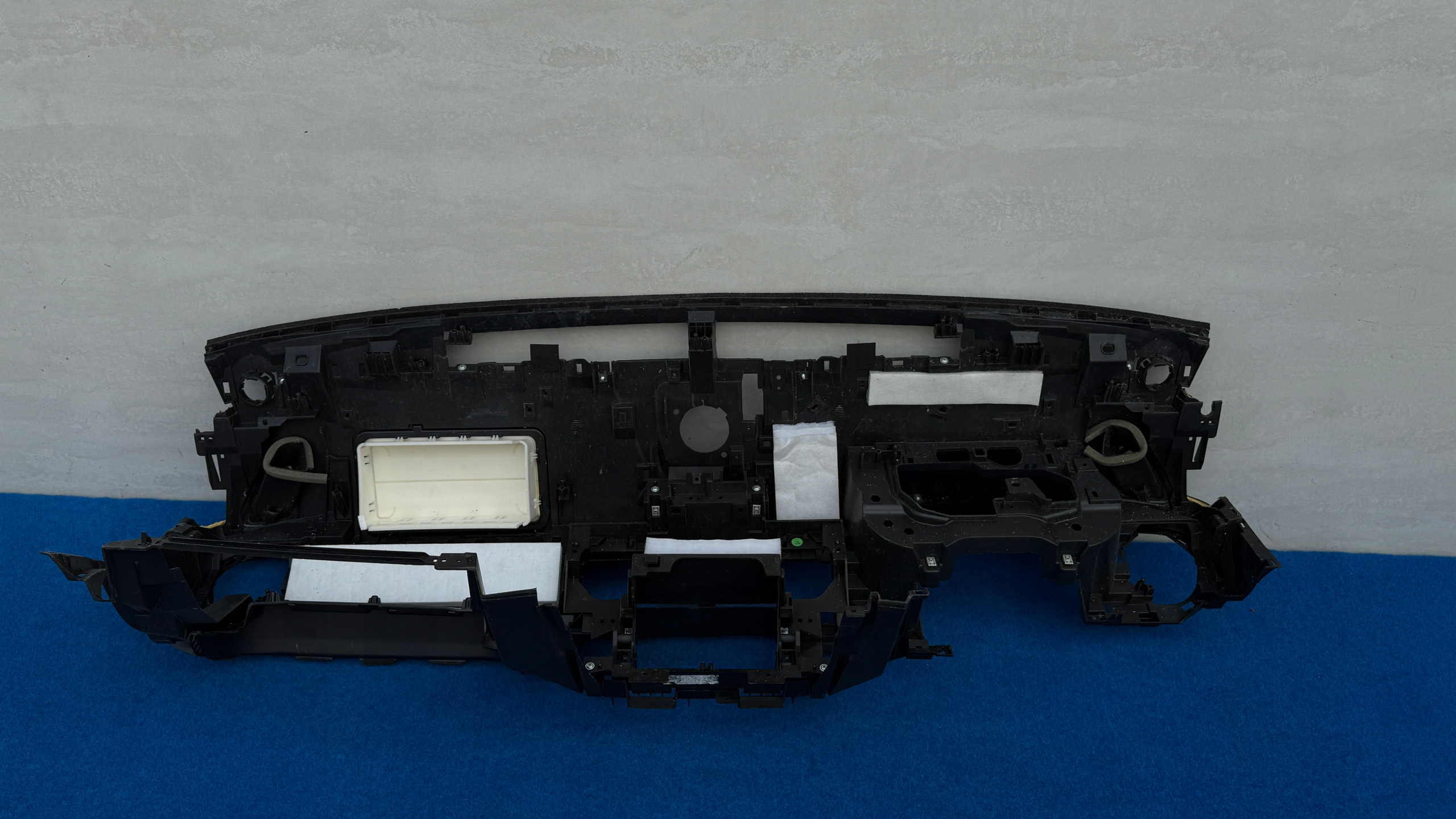 dashboard instrument panel console MERCEDES X-KLASA X CLASSE 681005XA0A DM/KOM/2A