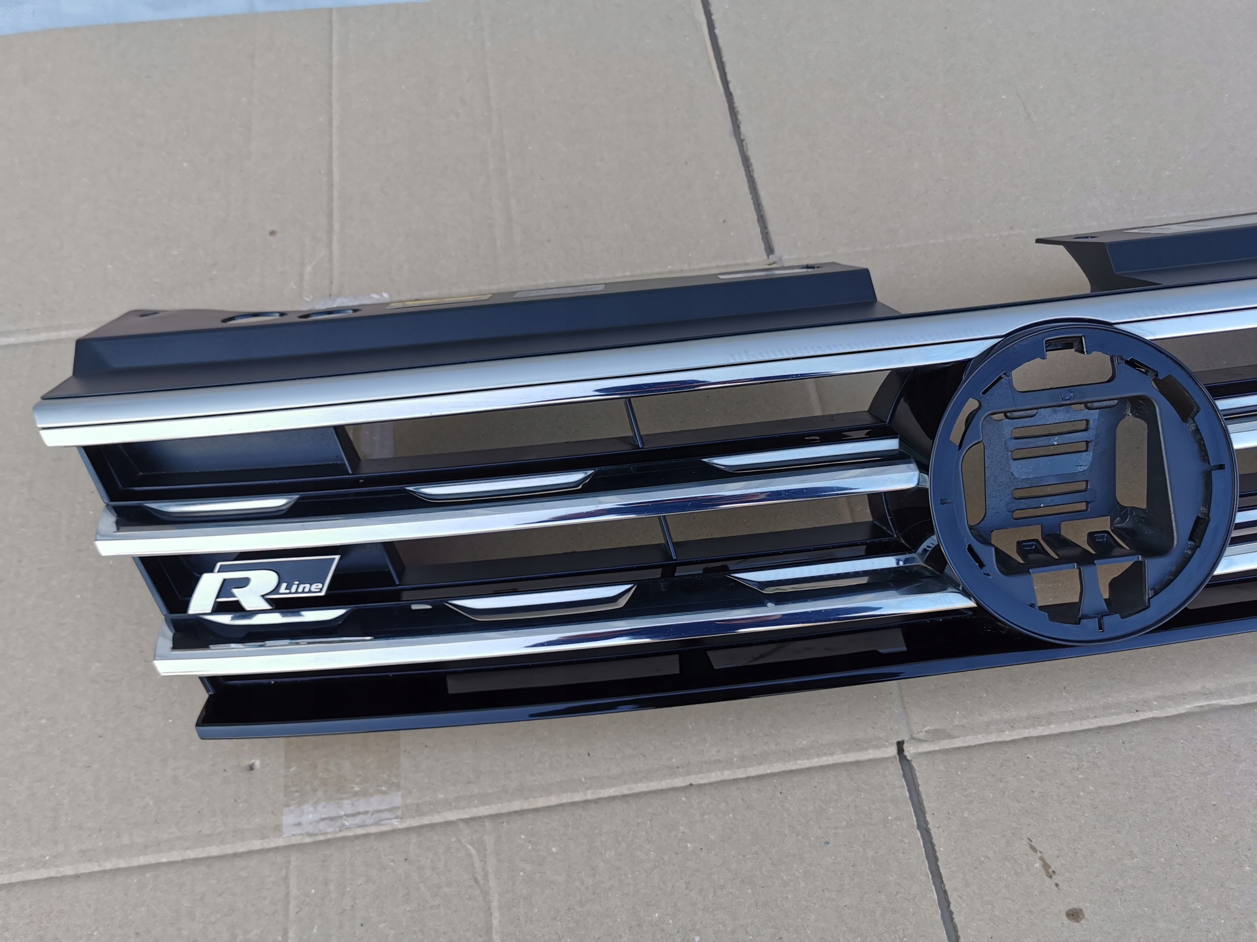 VW Tiguan Kühlergrill FRONTGRILL Kühlergitter 5NA853653B - Thumbnail 4