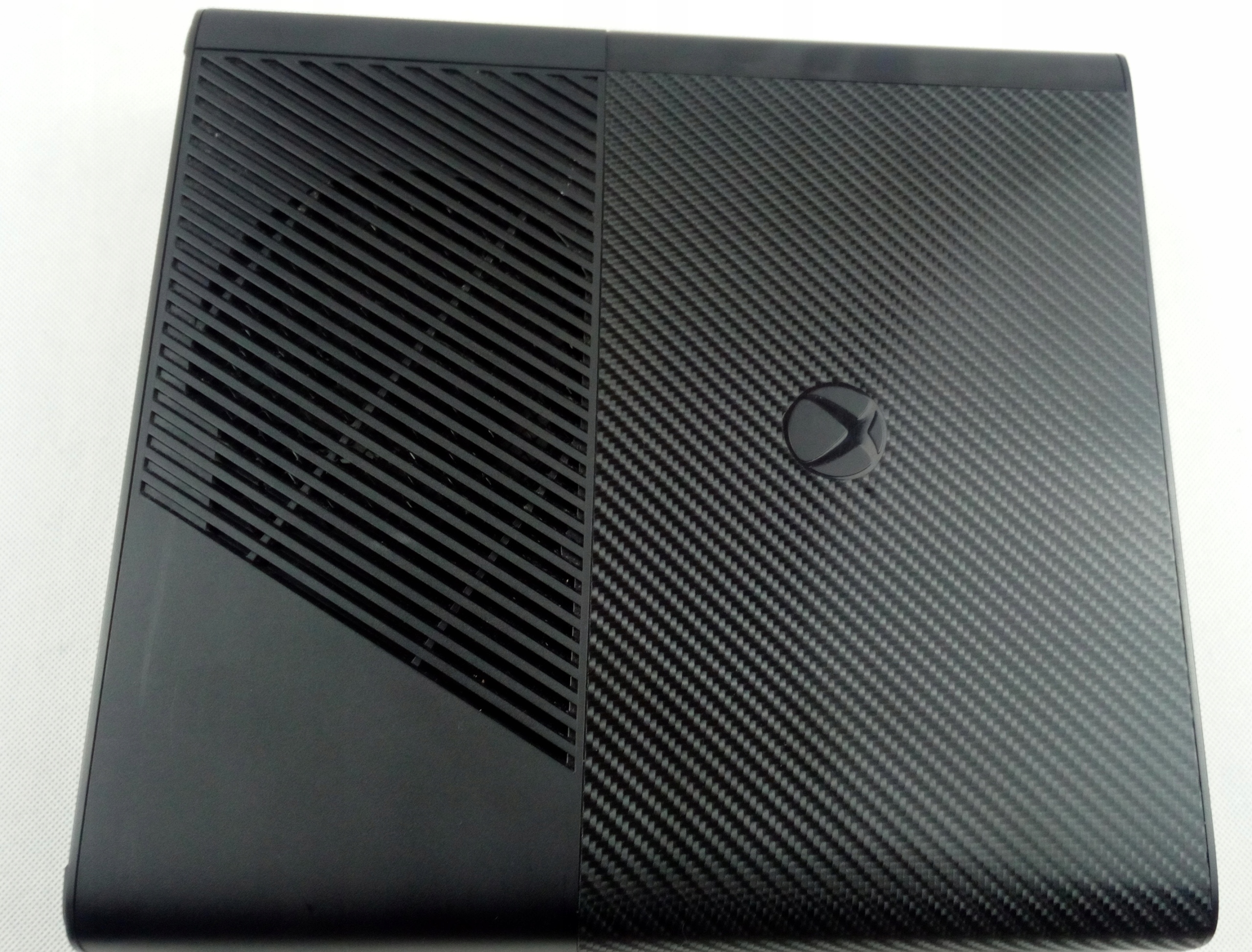 ZESTAW KONSOLA XBOX 360 SLIM E 500GB + PAD + GRY MEGA START MEGA FUN Rodzaje odtwarzanych nośników CD-ROM DVD-ROM