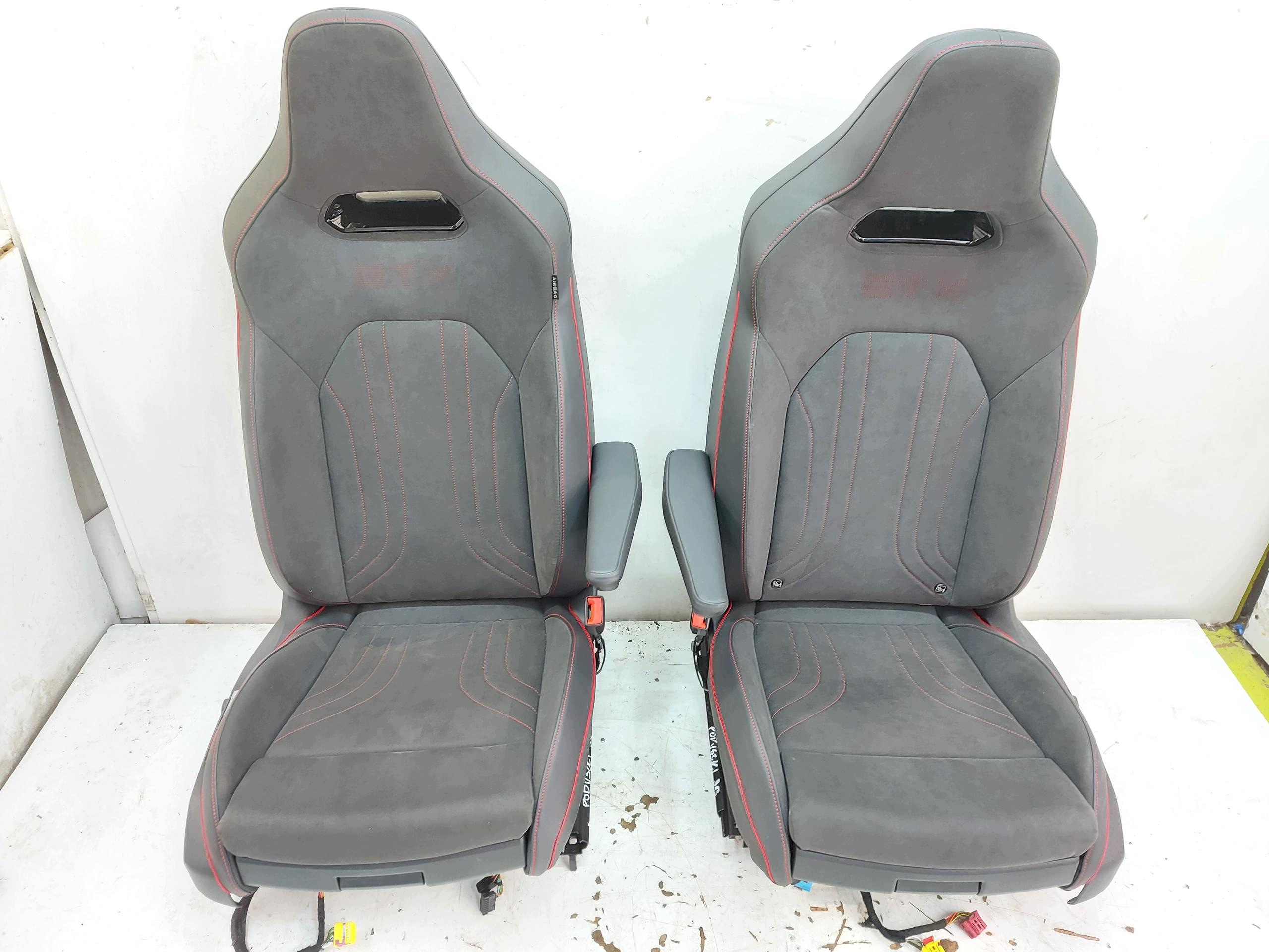 VW ID5 GTX 11E Siège KOMPLET PODLOKIETNIKI