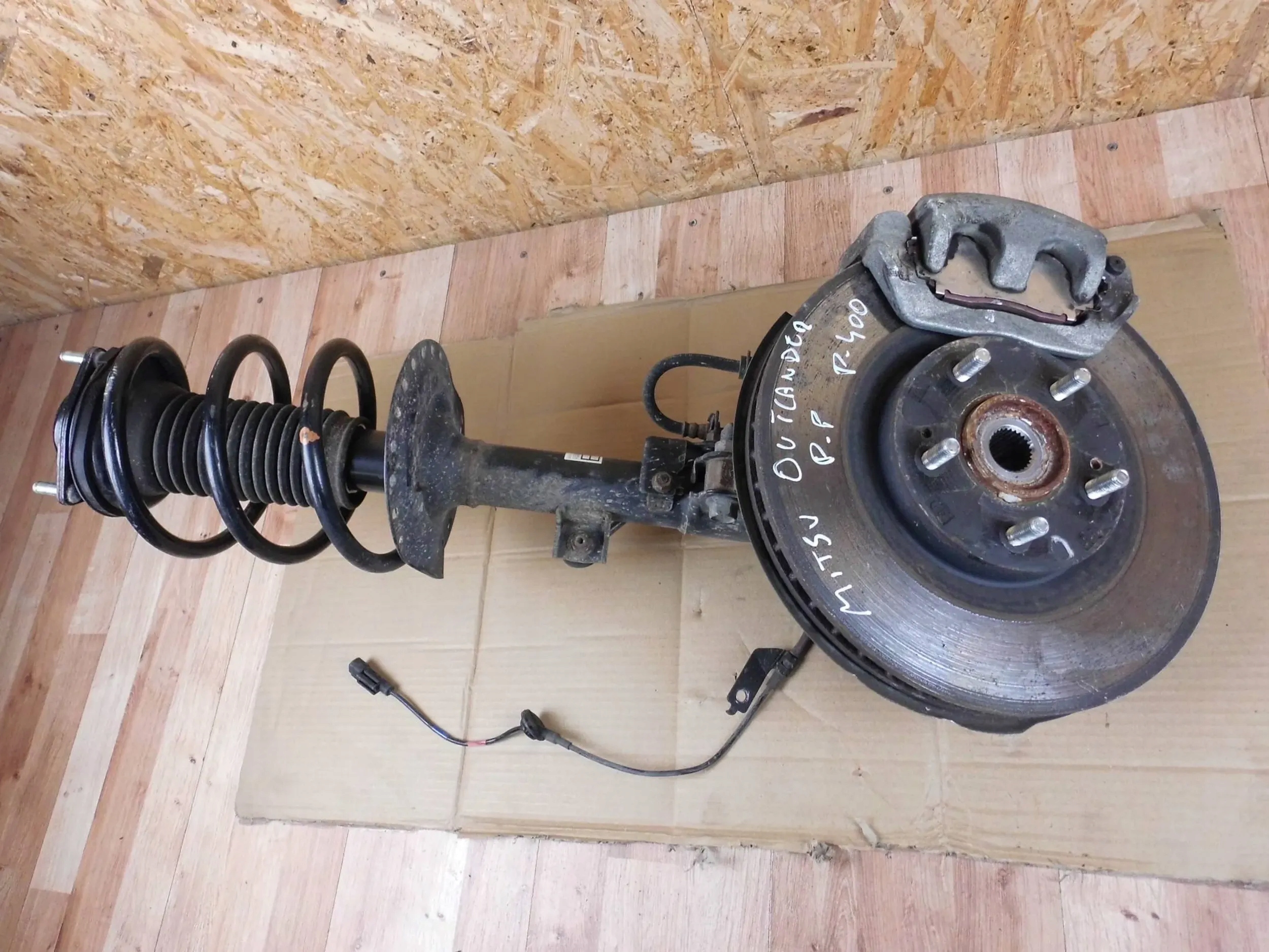 Mitsubishi Outlander III 2.4 H McPherson swing shock absorber right front