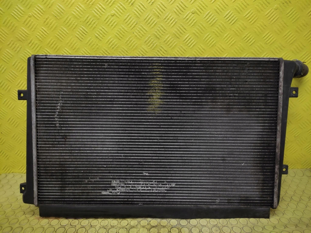 AUDI A3 8P 2.0 TDI water cooler 1K0121251AK