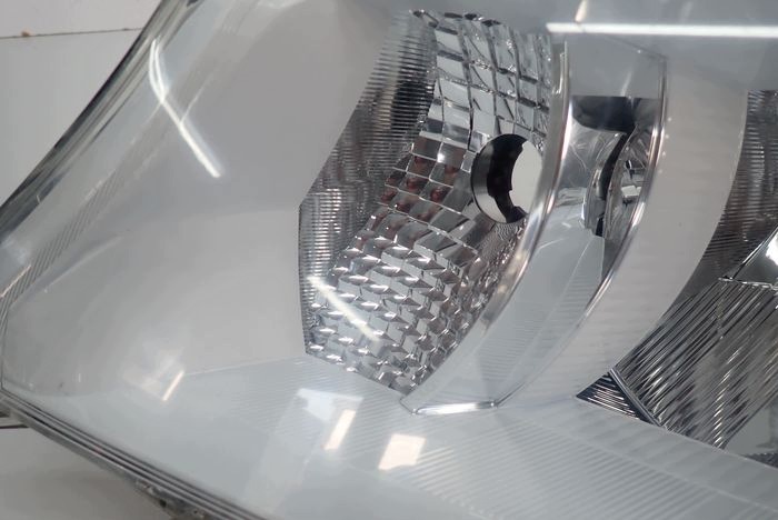 TOYOTA YARIS III 11-14 reflektor left light left