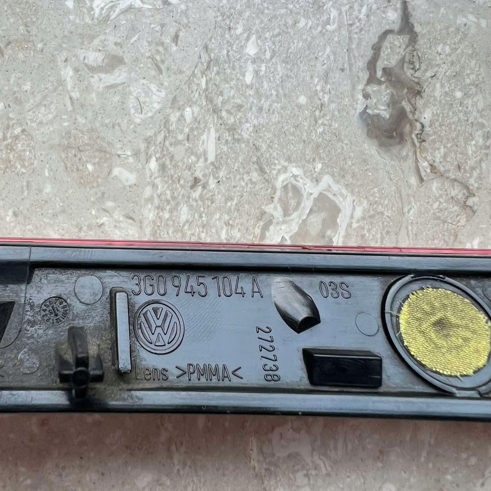 VW PASSAT B8 2014-2023 Odblask der Stoßstange heck rechts 3G0945104A
